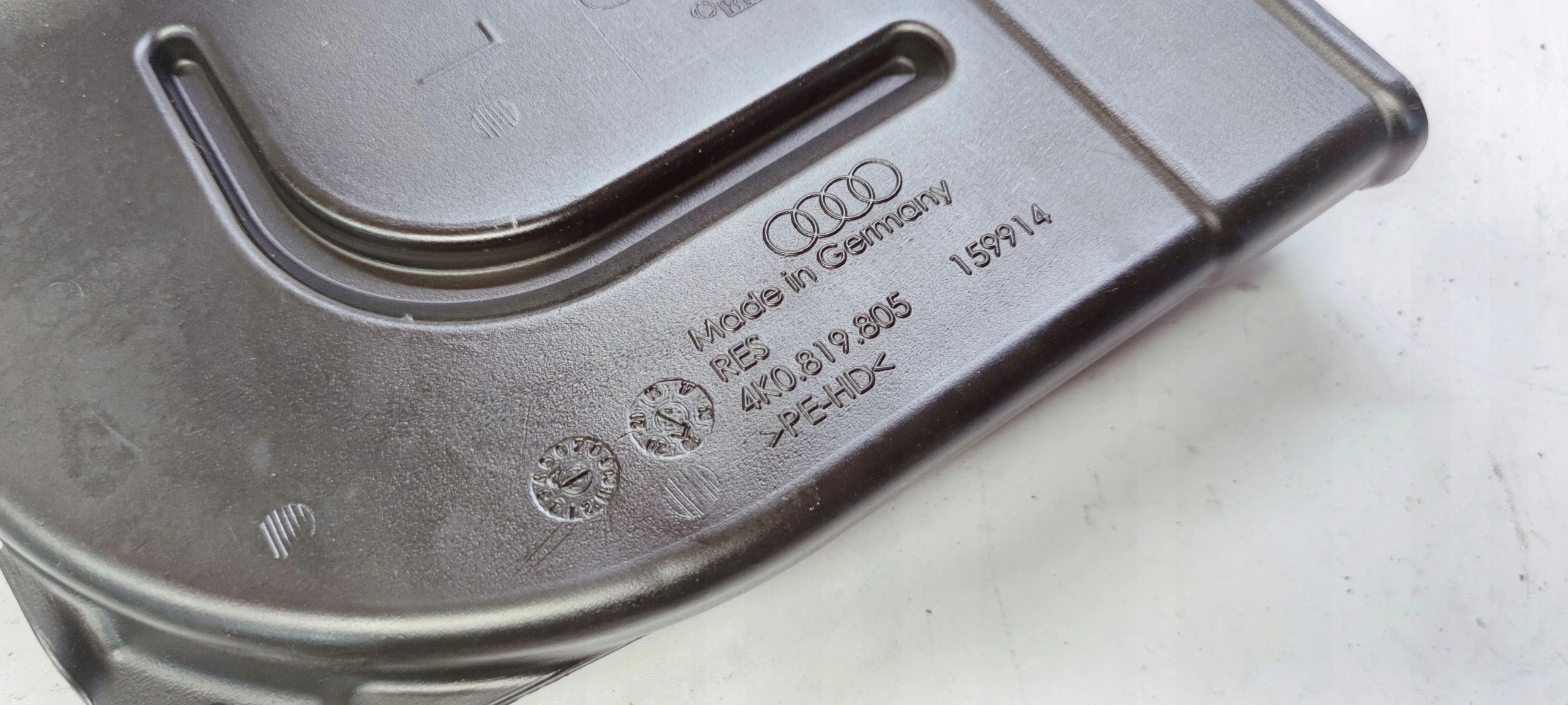 drain POWIETRZNY TUNEL left AUDI A6 C8 4K0819805