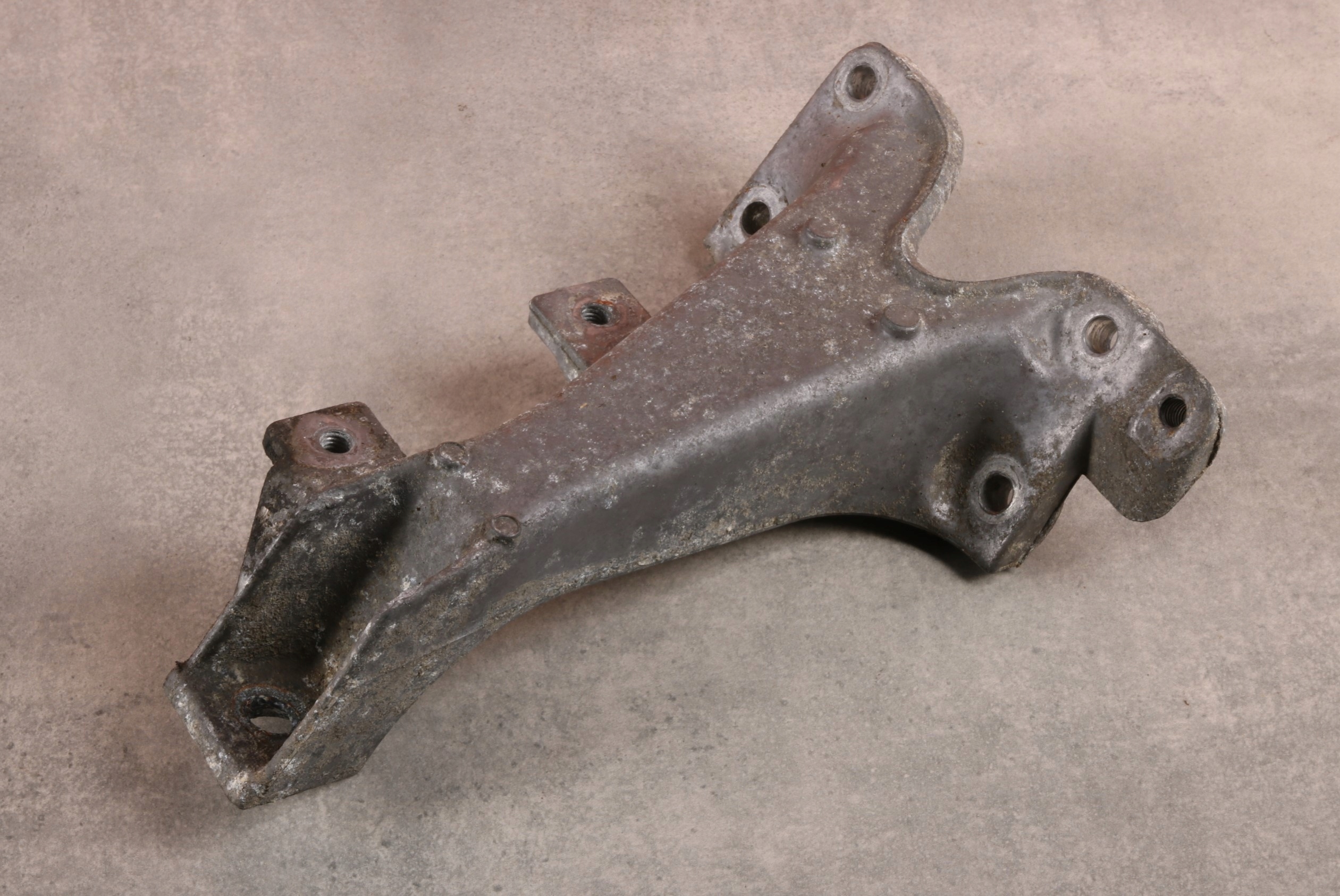 BMW 3' E36 Z3 E36 M50 M52 M54 Support NOSNY Support plaque Moteur 1141137
