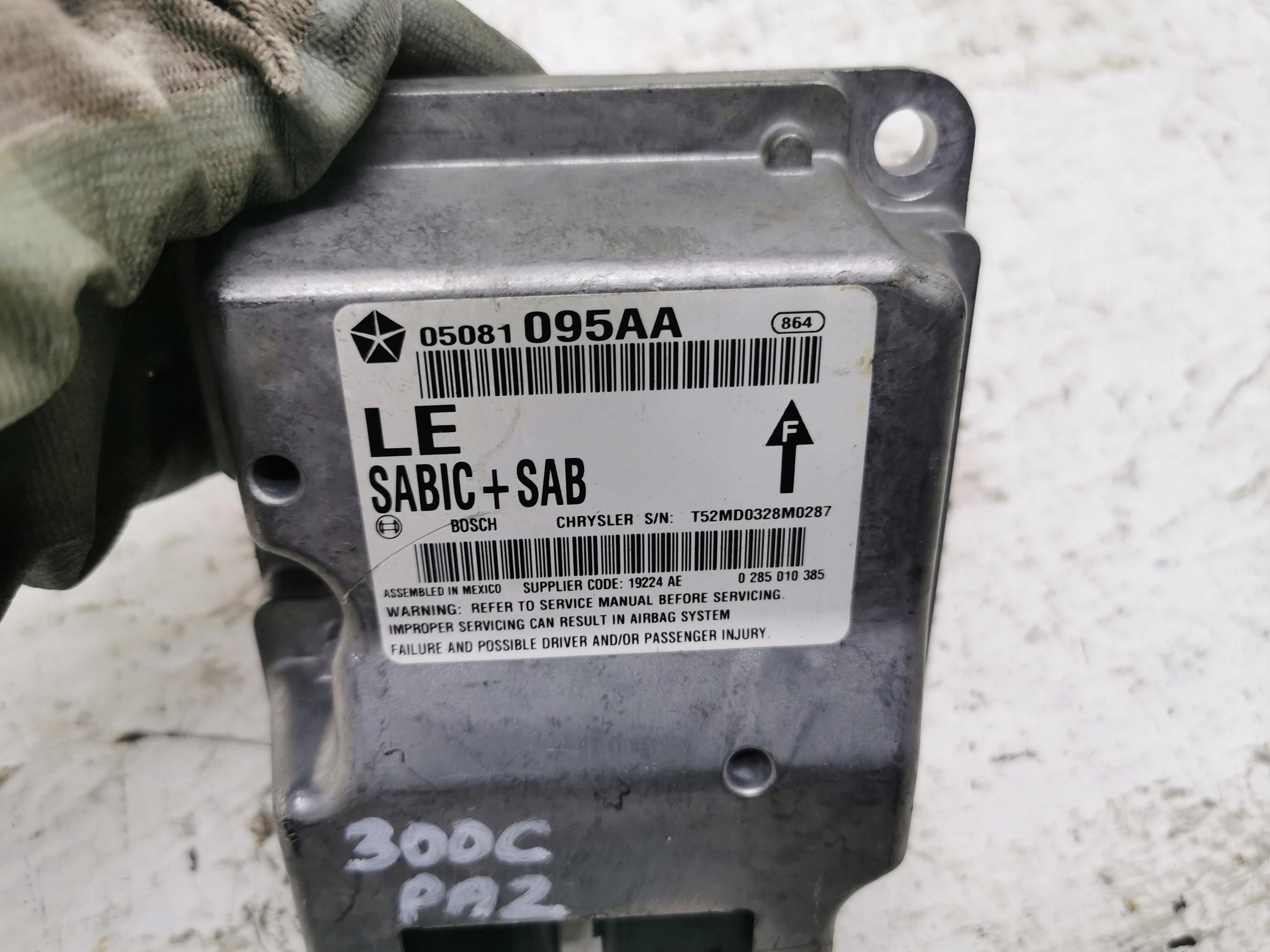 module control unit airbag CHRYSLER 300C 05081095AA