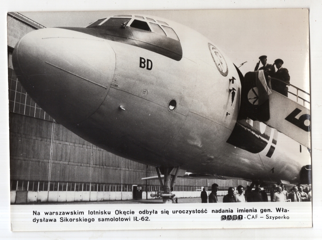 LOTNICTWO PRL - Samolot IŁ-62 LOT Warszawa ok1980