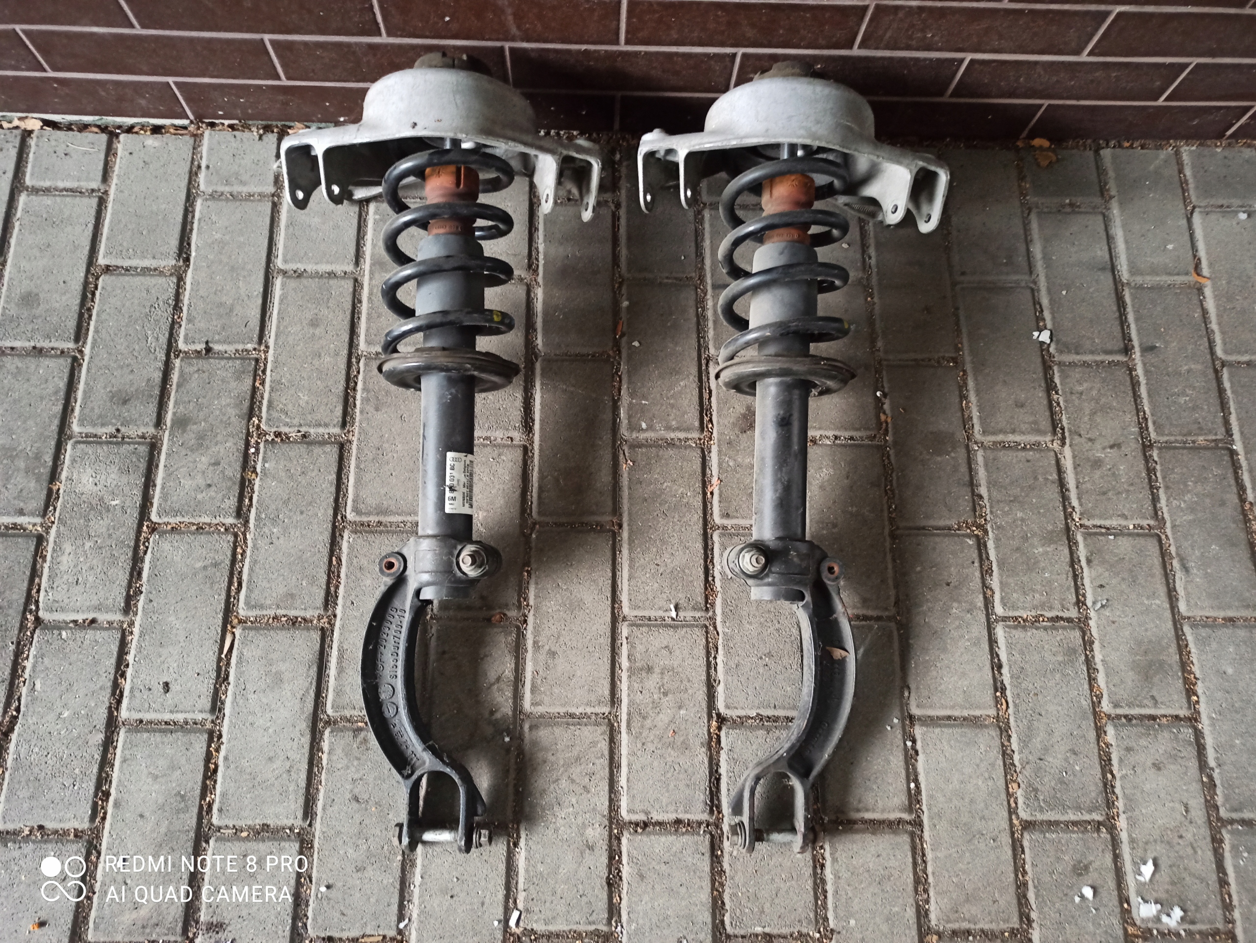 АМОРТИЗАТОР ЛІВИЙ ПЕРЕД AUDI A4 B8 ALLROAD