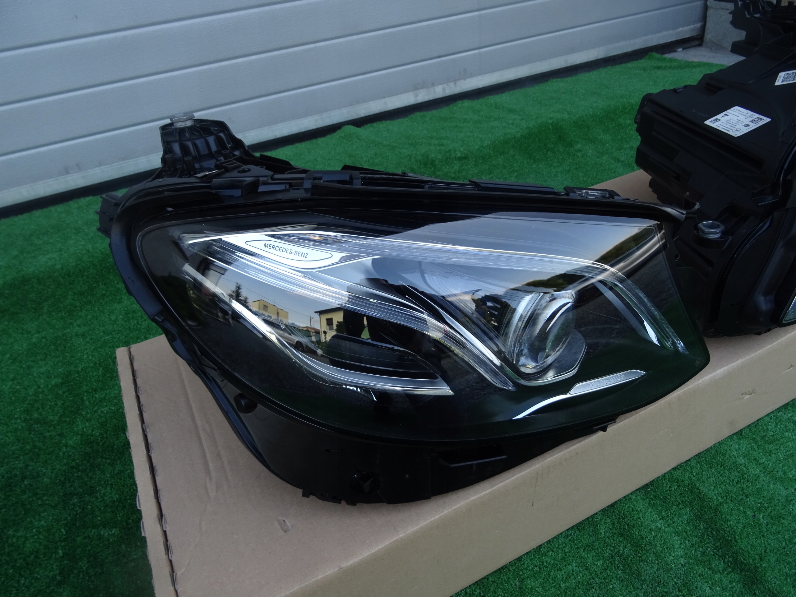 LAMPY PRZÓD MERCEDES E KLASA W213 MULTIBEAM EUROPA Producent części Mercedes-Benz OE