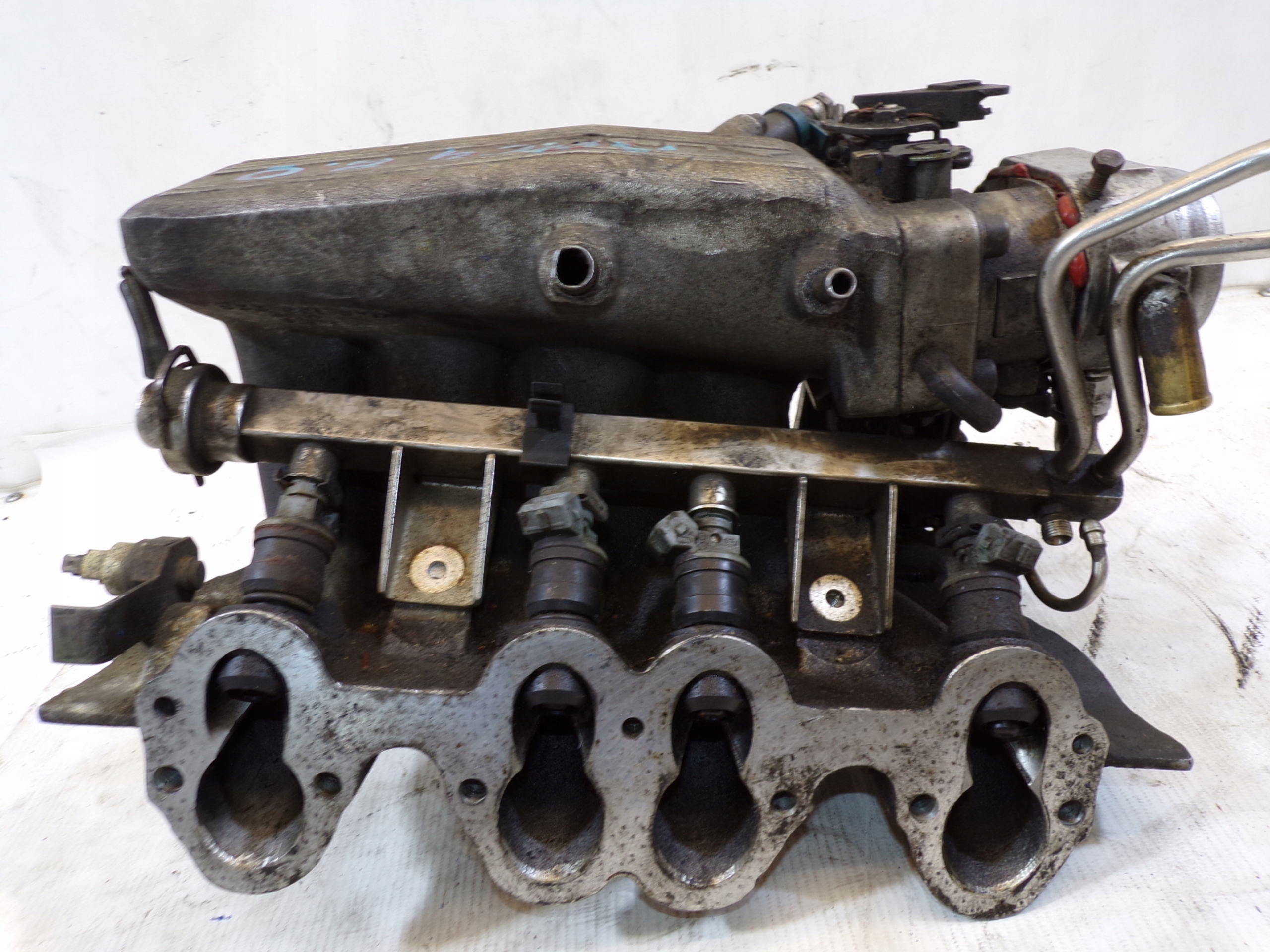 intake manifold injection ramp nozzles throttle flap AUDI 80 B4 AUDI 100