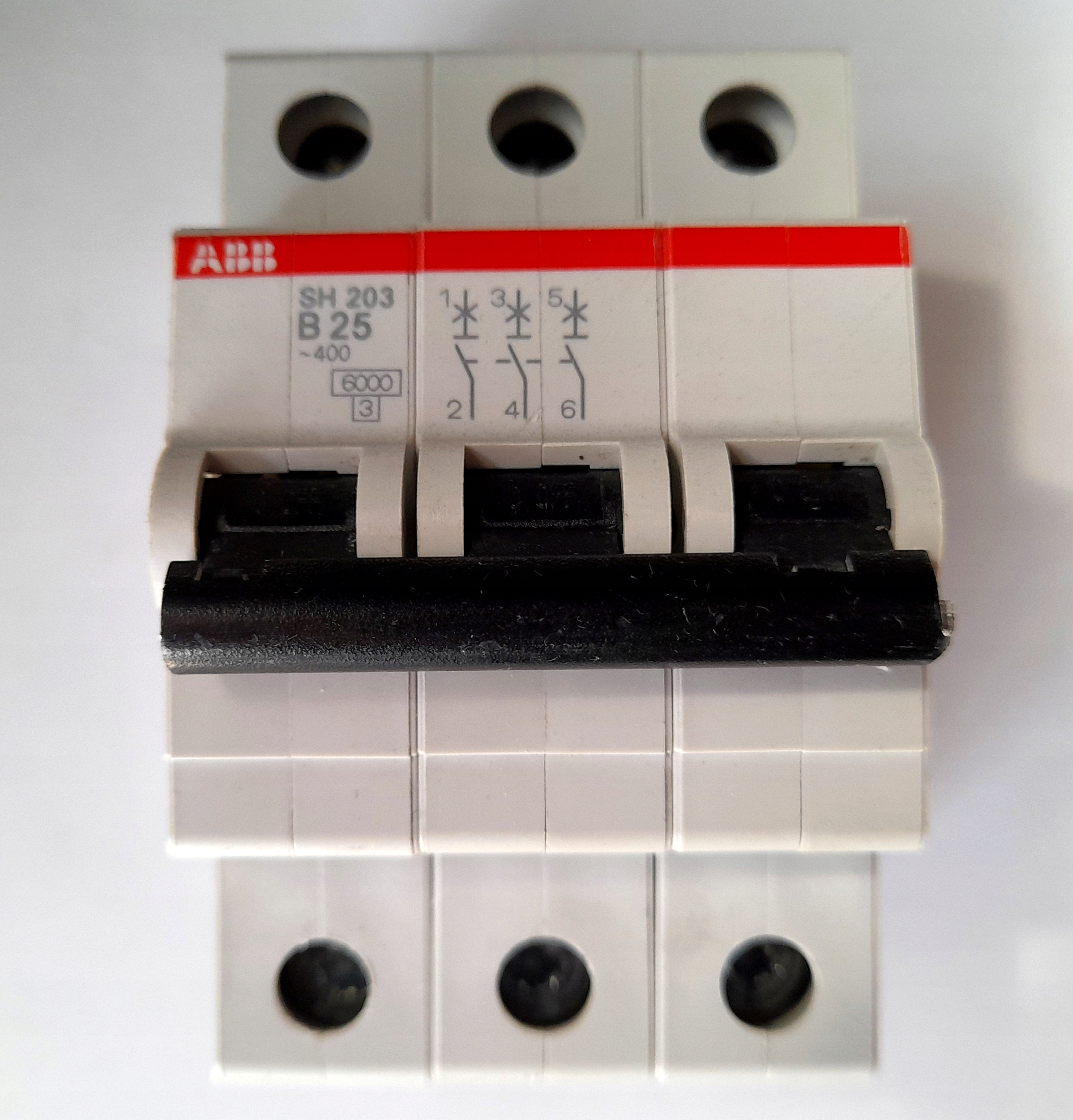 ABB Wyłącznik nadprądowy B25 3P