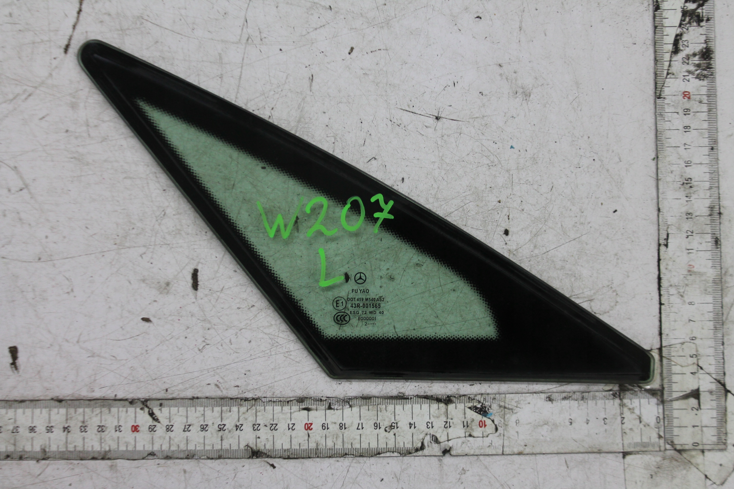 window bodywork left front MERCEDES W207 09-17