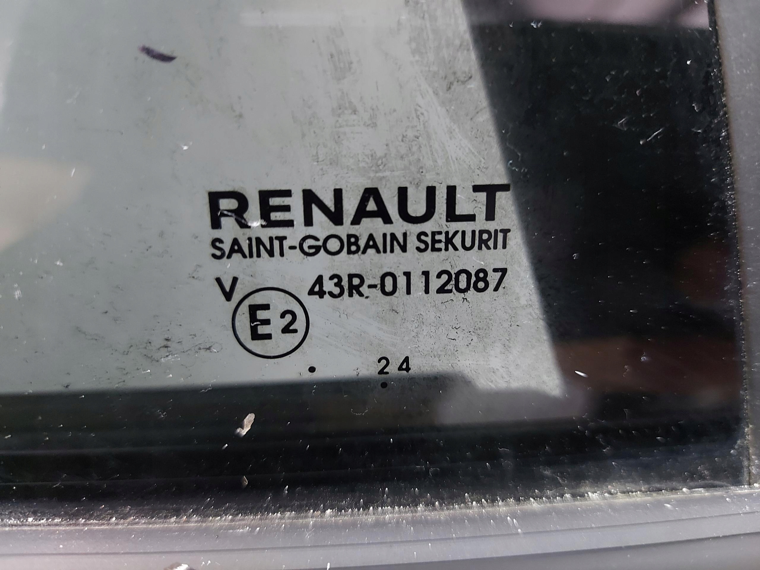 RENAULT Scenic E-Tech V 5 dveře záď pravý 2024