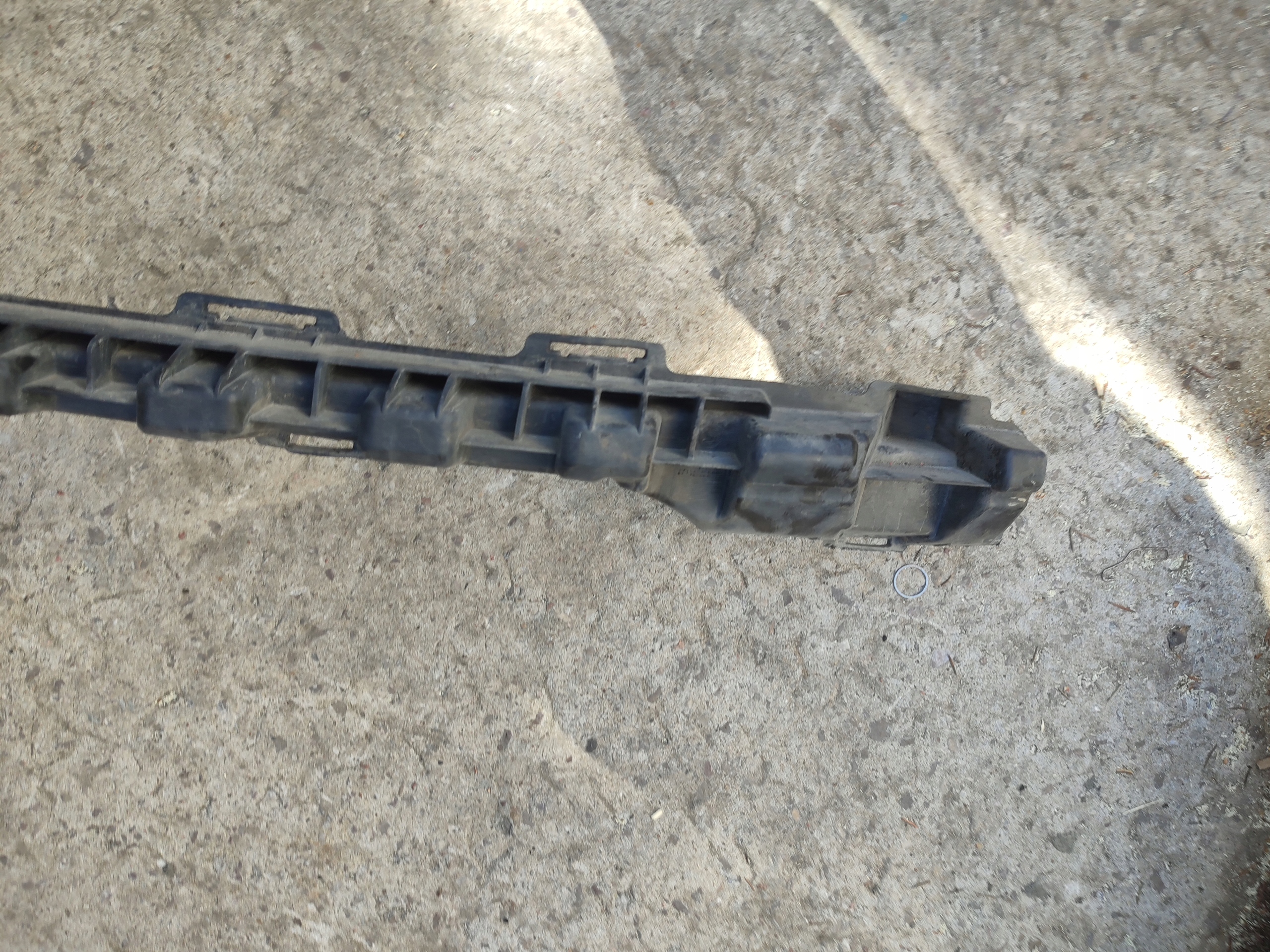 support pillar of a bumper front MERCEDES C W204 A2048850065