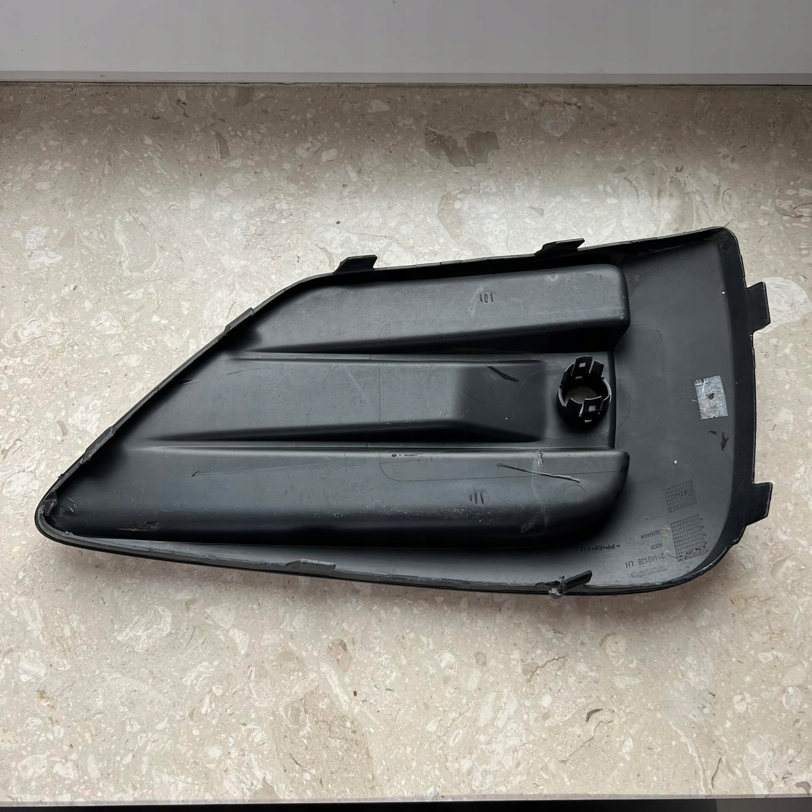 VOLVO XC60 17- R-design grid of a bumper left front 31449128