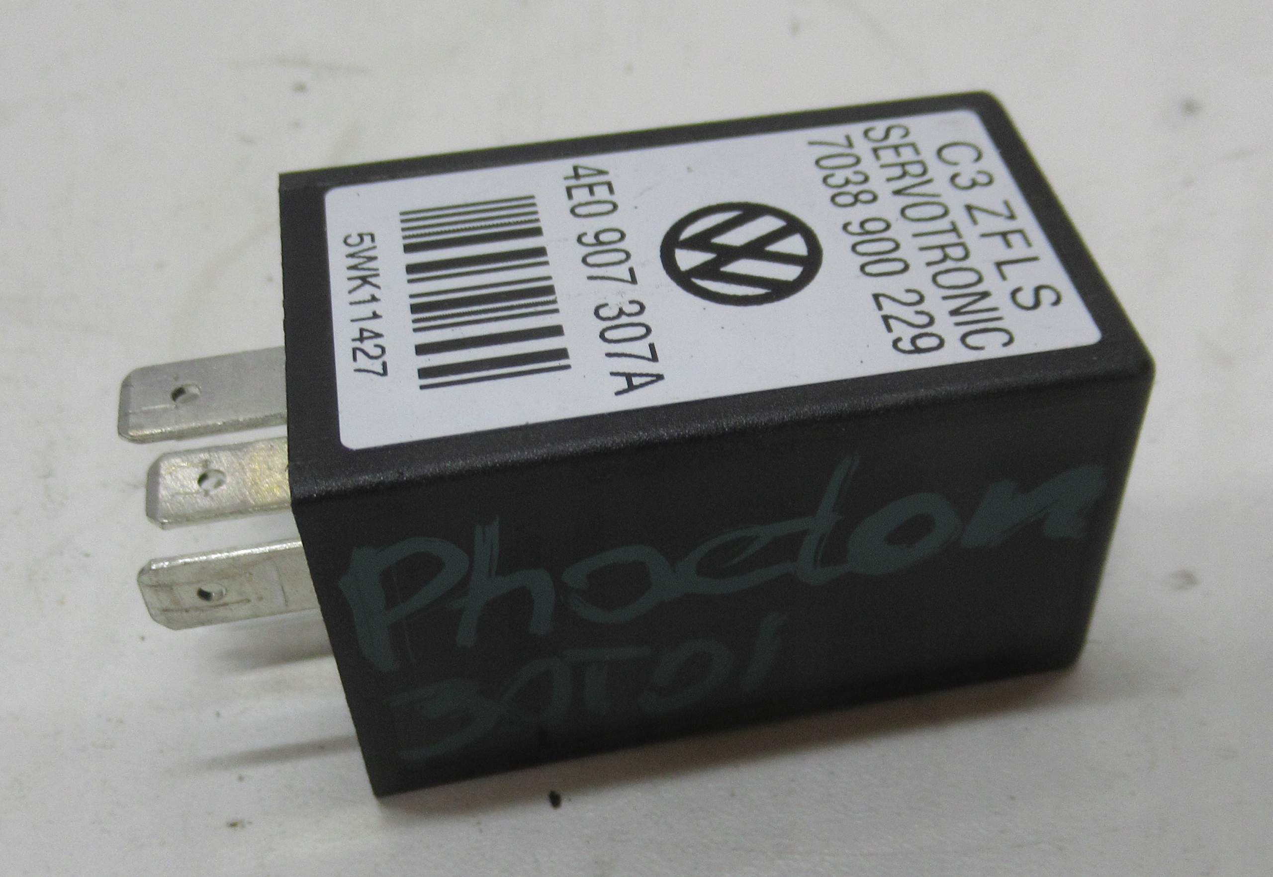 VW PHAETON 06R relay SERVOTRONIC 4E0907307A