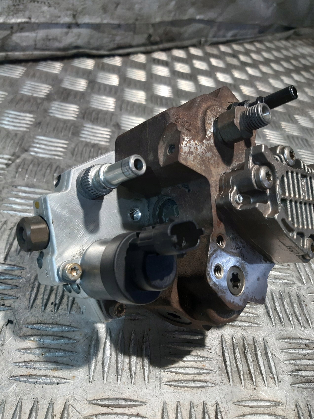 injection pump BOSCH MAZDA 3 1.6 D 0445010089