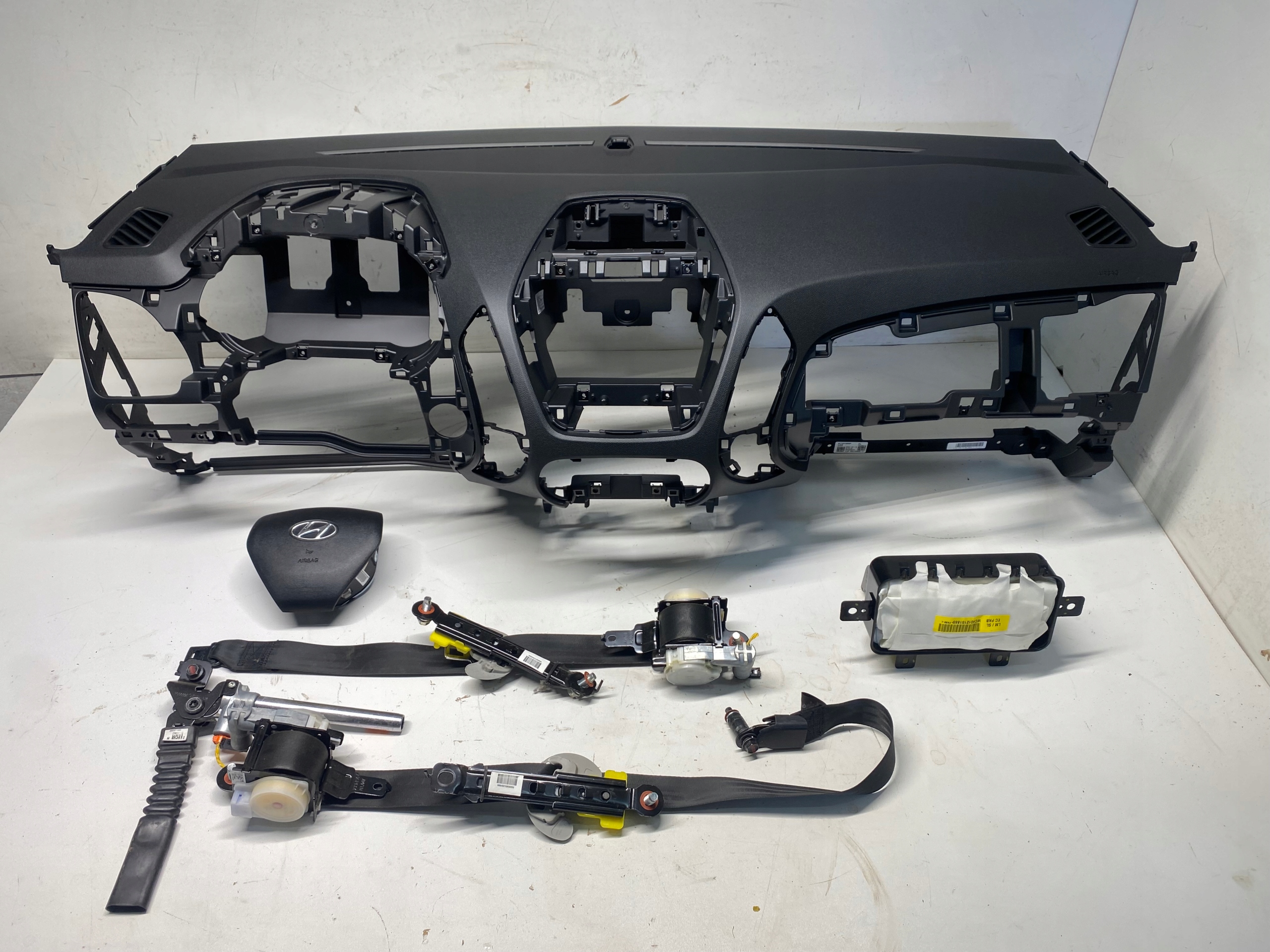 dashboard console airbags tension belts HYUNDAI IX35 10-15 original