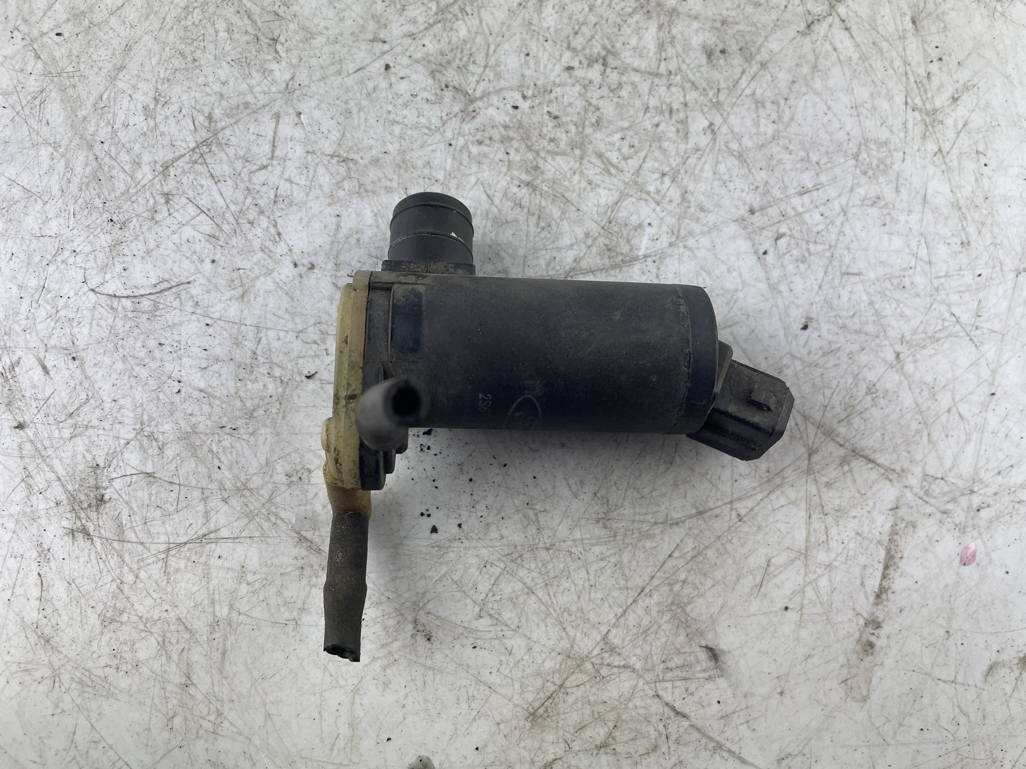 Pompa LAVAFARO 2S6T17K624BA Ford Transit Courier Mazda