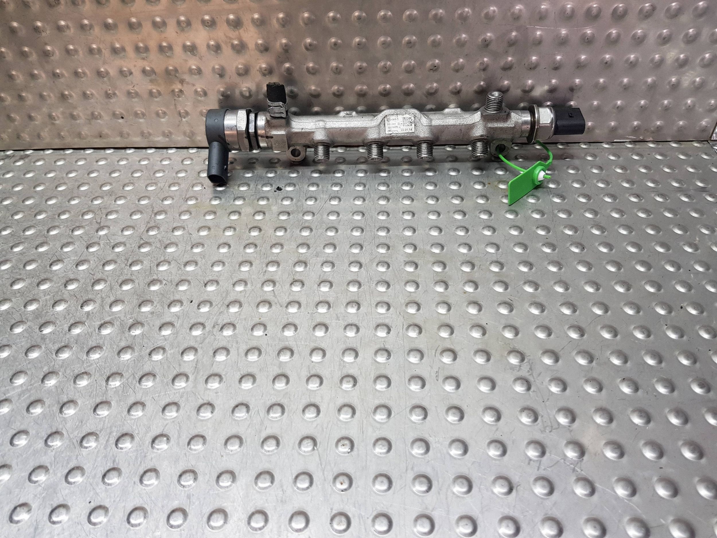 Rampe injection Capteurs 04L089B OCTAVIA III A3 8V LEON GOLF VII 2.0 TDI