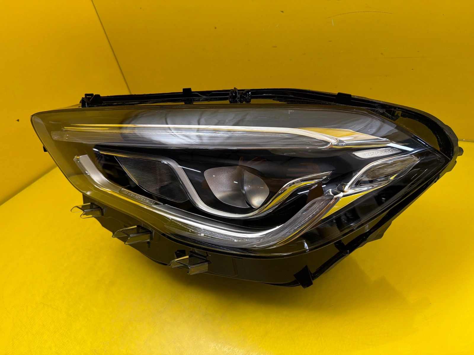 light left Mercedes GLA W247 Full Led A2479063705