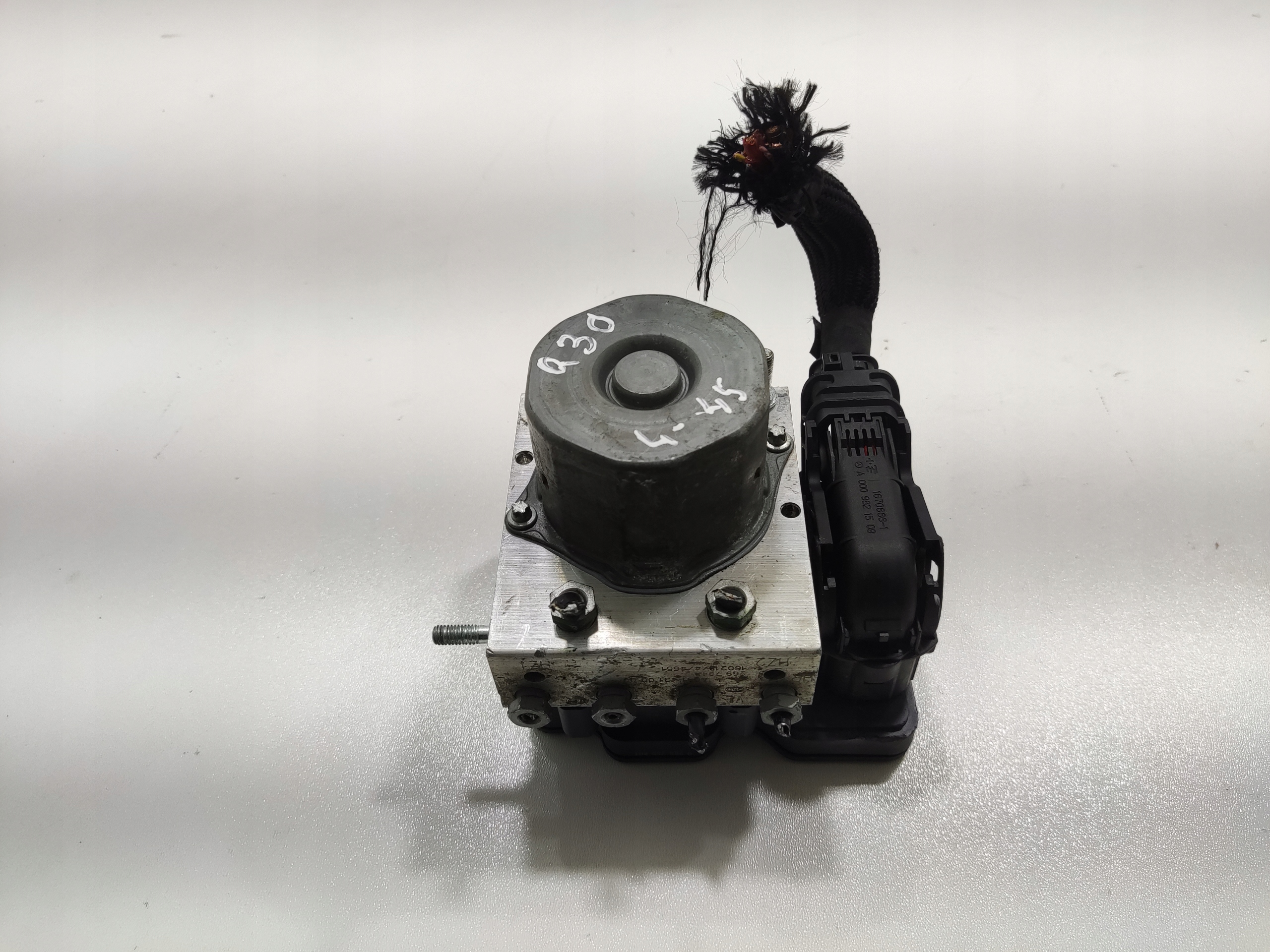 pump control unit ABS INFINITI Q30 2015-2020 A0914310000