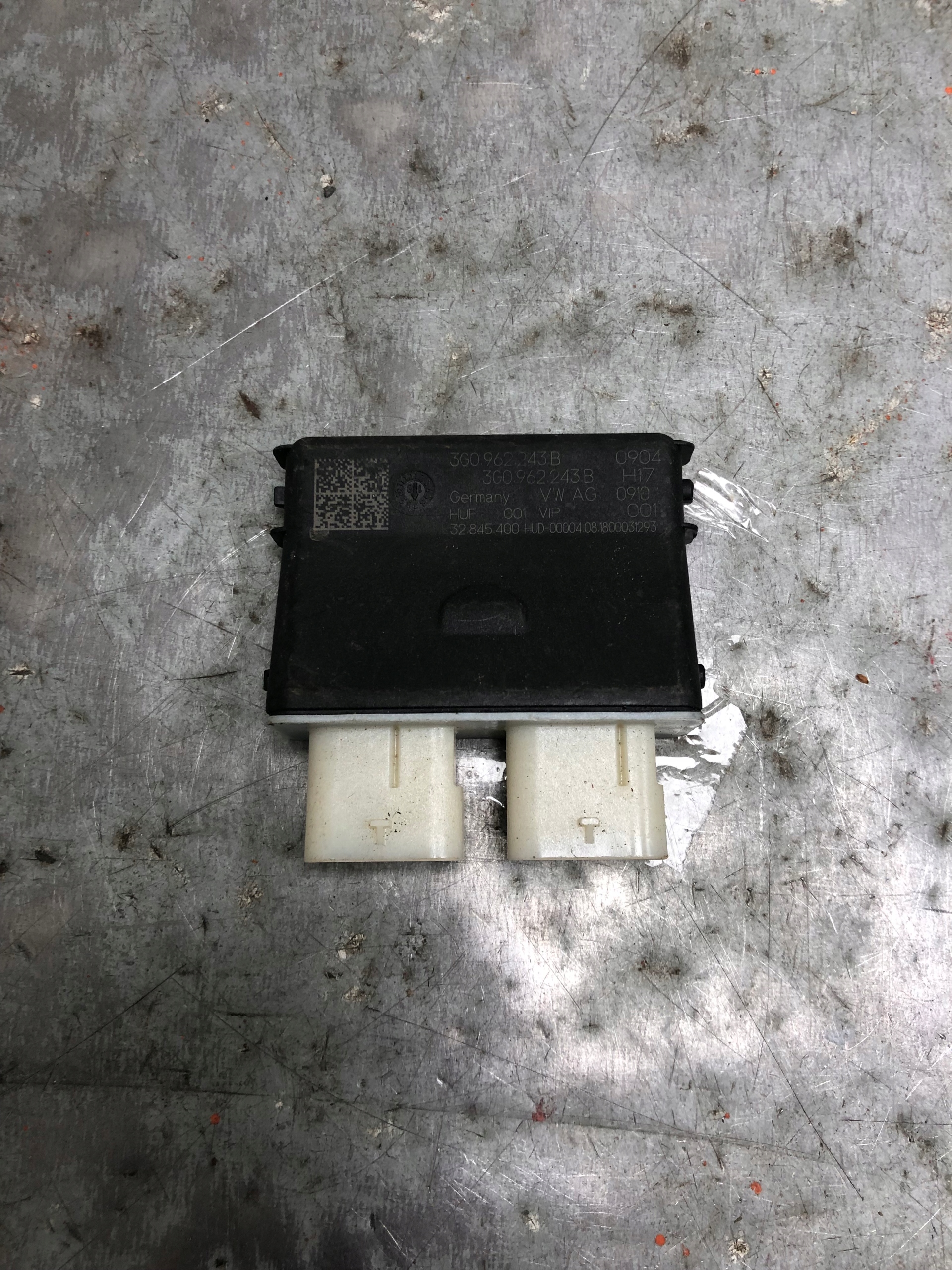 module control unit bonnet boot VW AUDI 3G0962243B