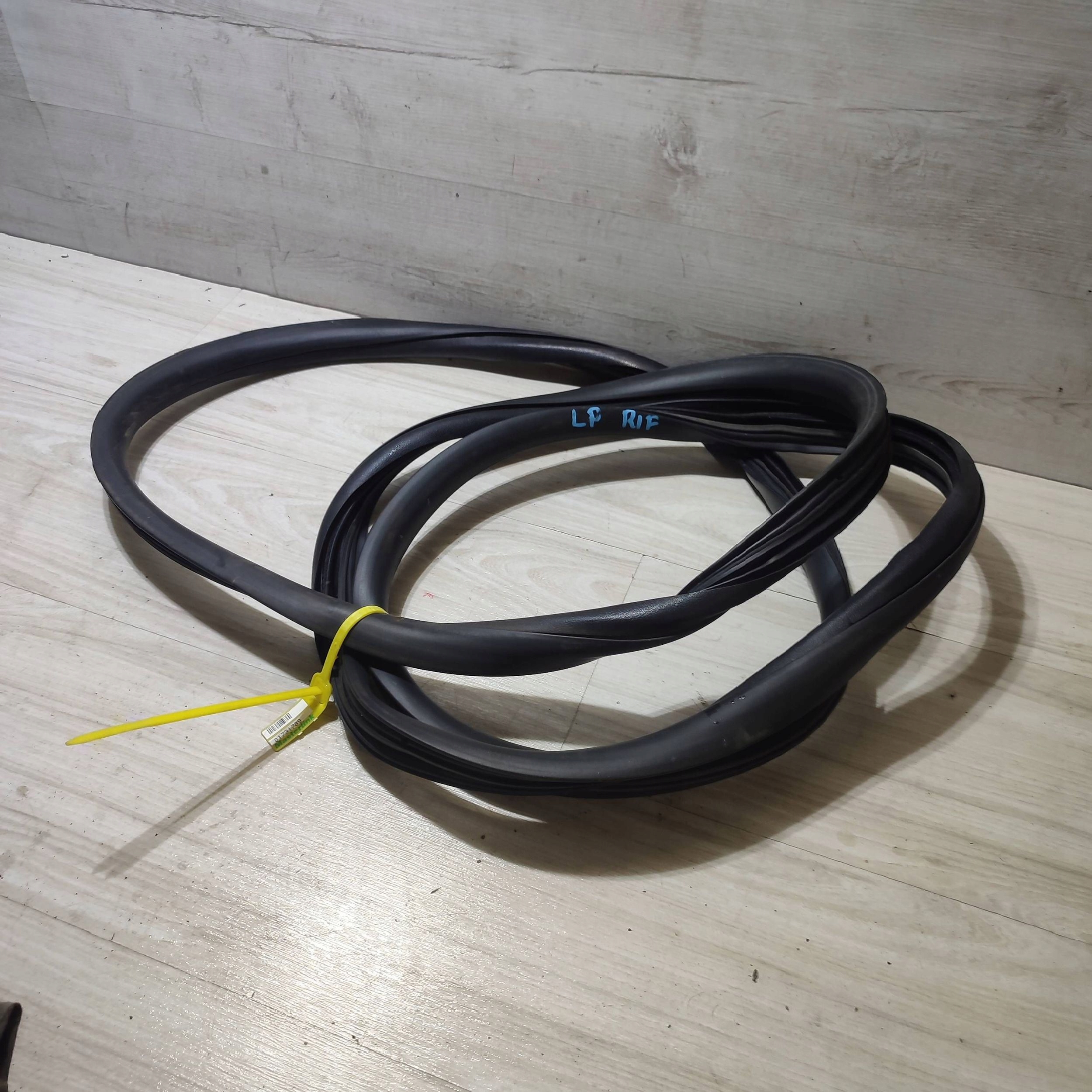 gasket door przednich front left Peugeot Rifter