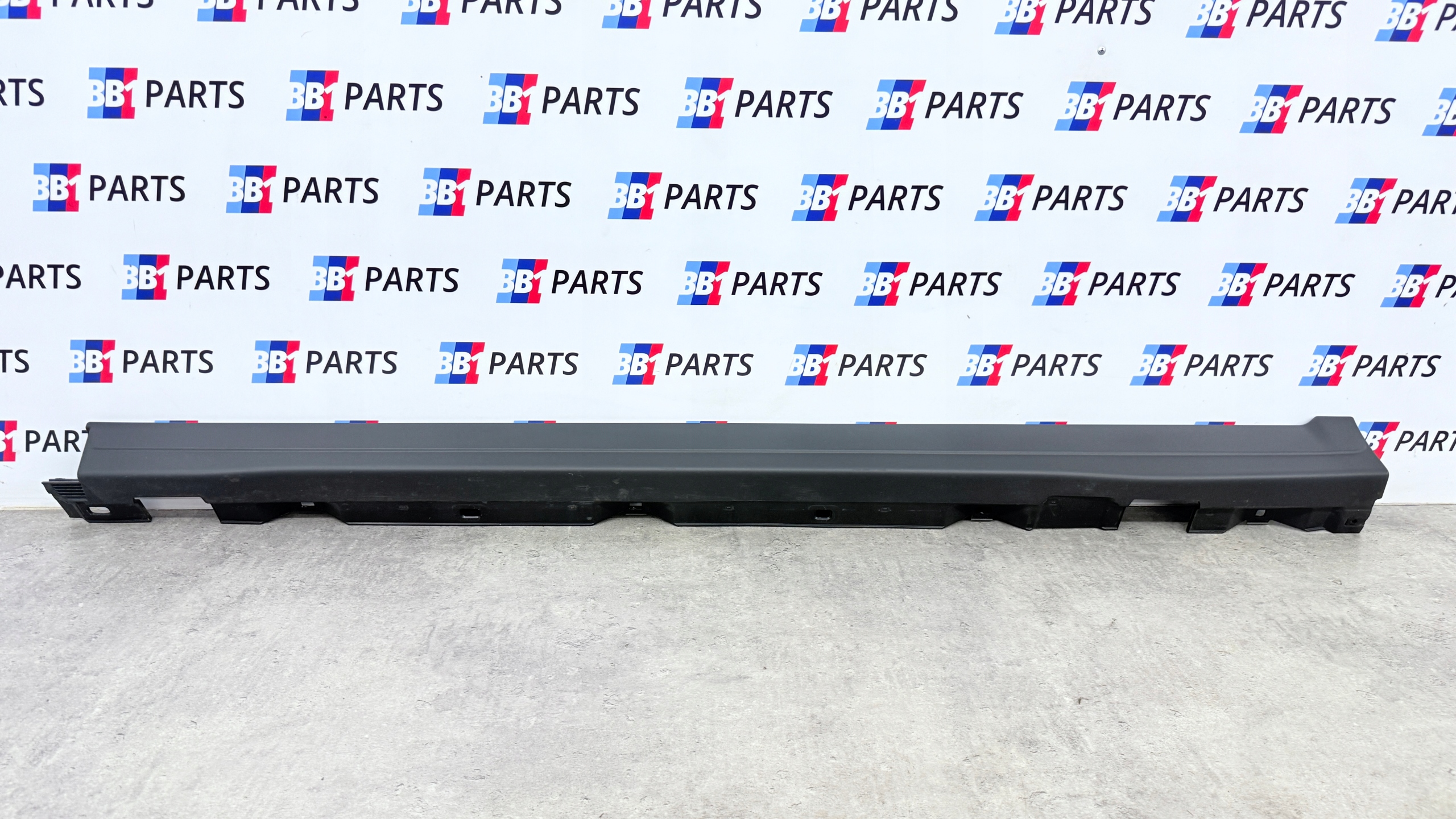 MERCEDES H247 GLA H243 moulding cap threshold left A2476980900