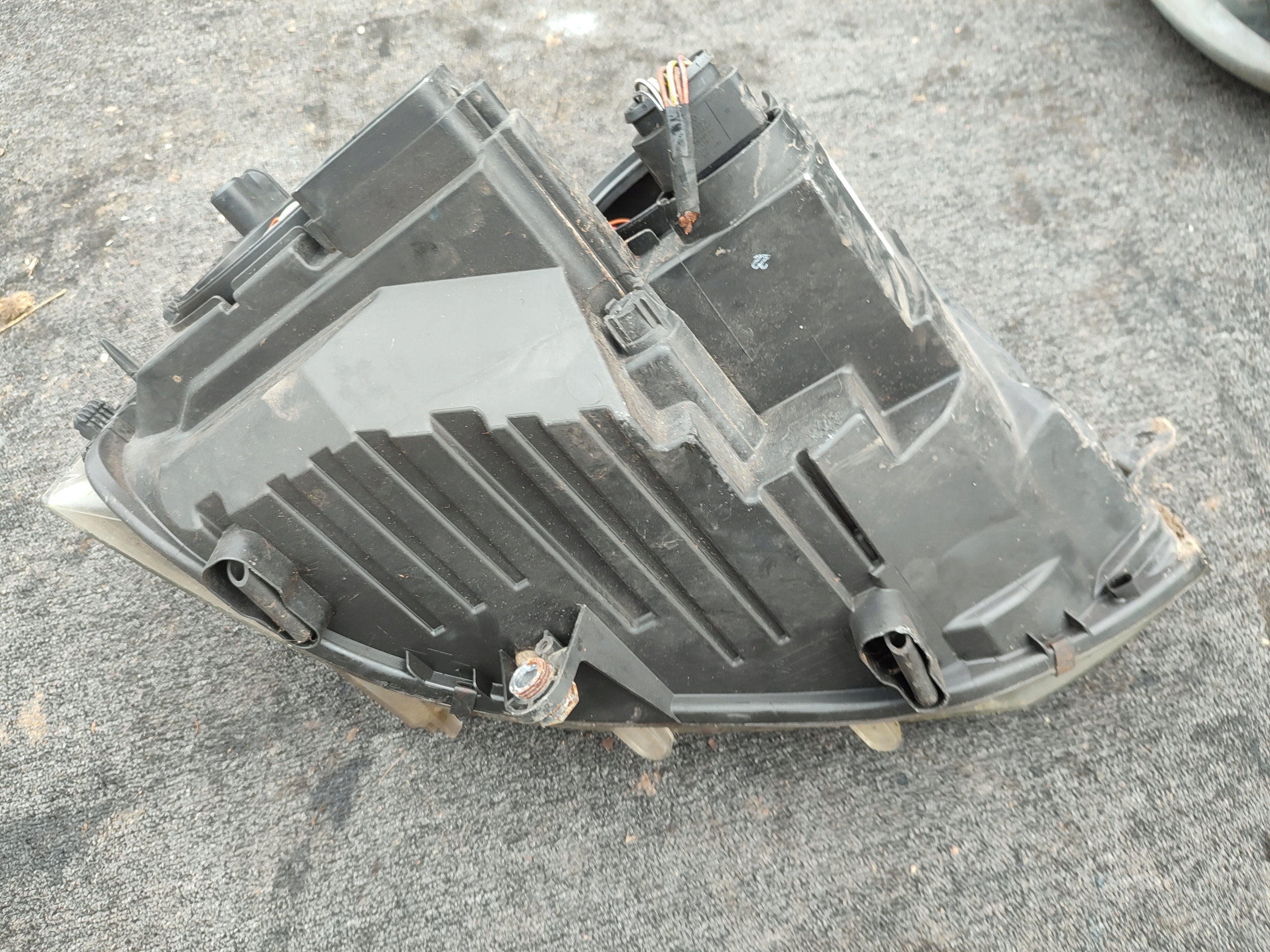 light front left VOLKSWAGEN TRANSPORTER T5 LIFT 09- 7E1941016D