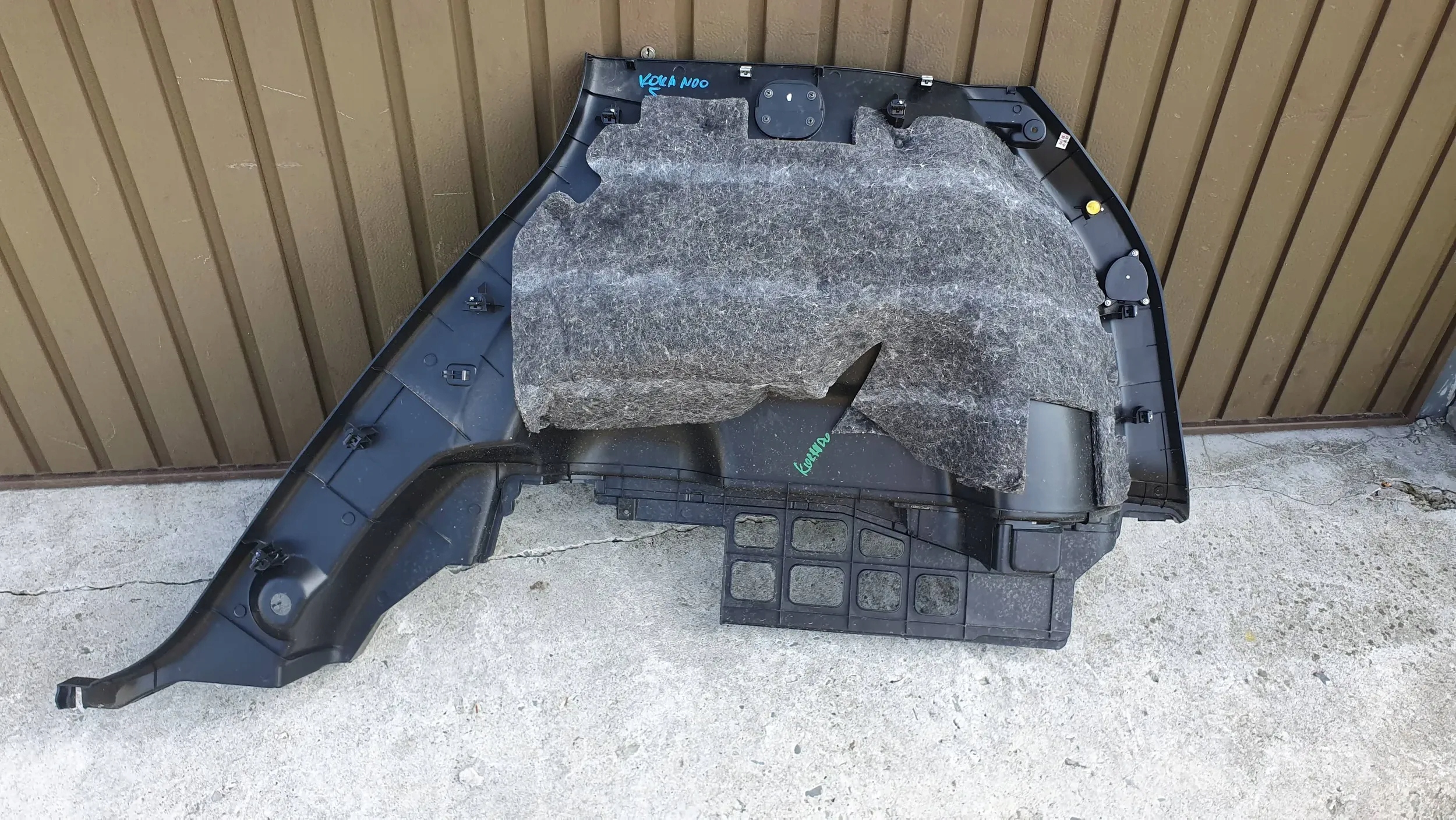 SsangYong Korando 3 III 10- boot upholstery left