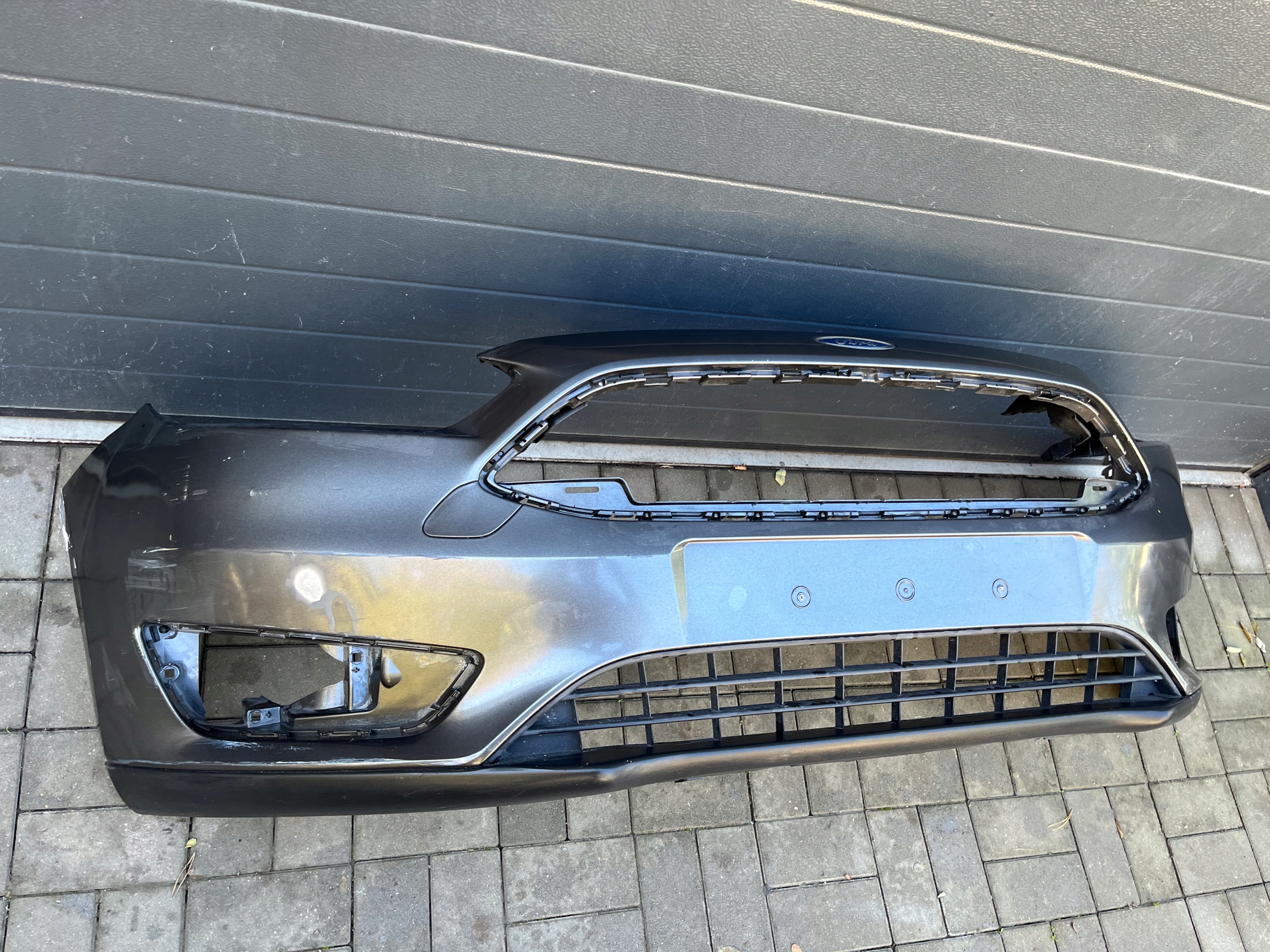 FORD FOCUS MK 3 LIFT 14- NÁRAZNÍK PREDOK PREDNÝ