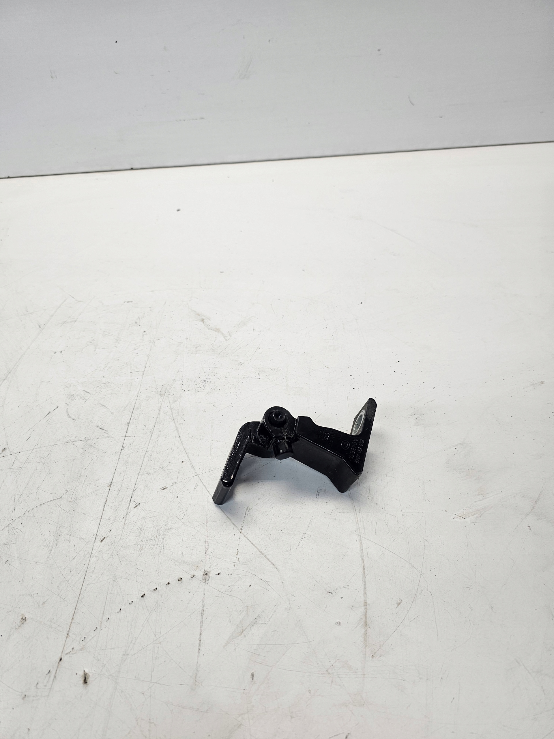 hinge door right AUDI A1 8X Q3 8U A3 8V 8X0831404E