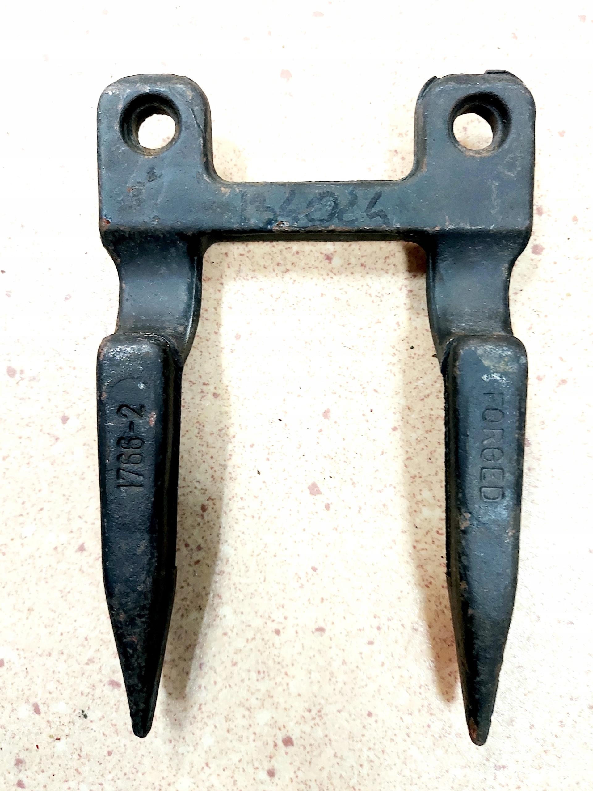 Widelec podwojny Gabel 134024 CNH Case New Holland Part number 134024