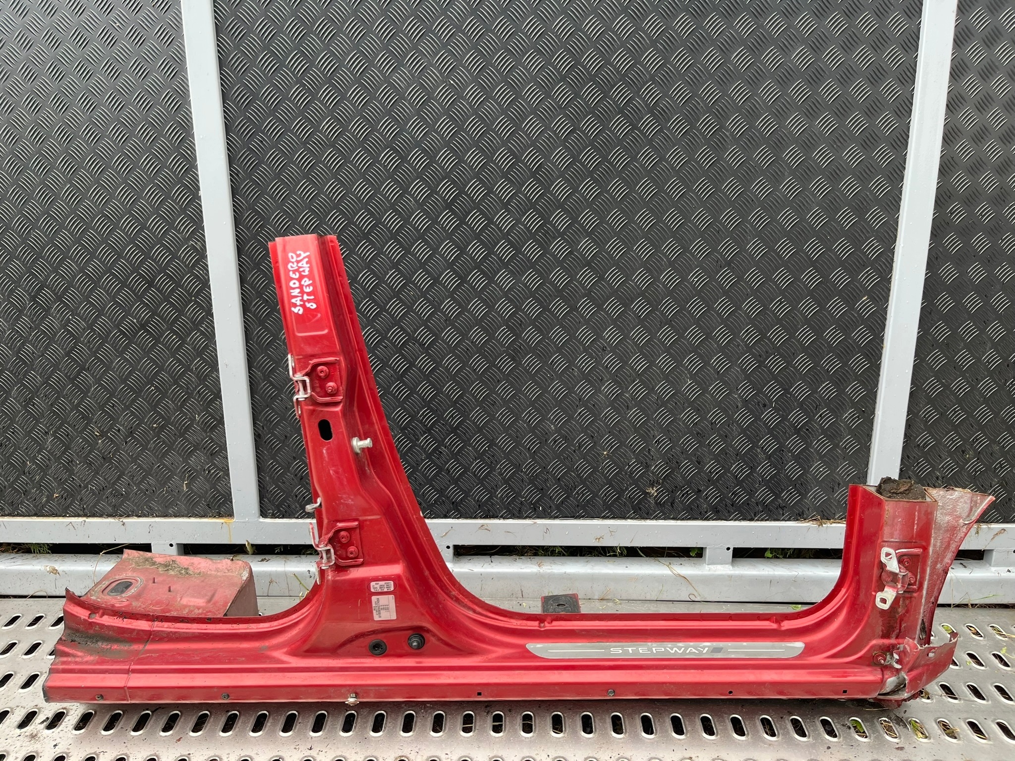 DACIA SANDERO STEPWAY and 08-13 threshold ZE SLUPKIEM right BOK pillar OE