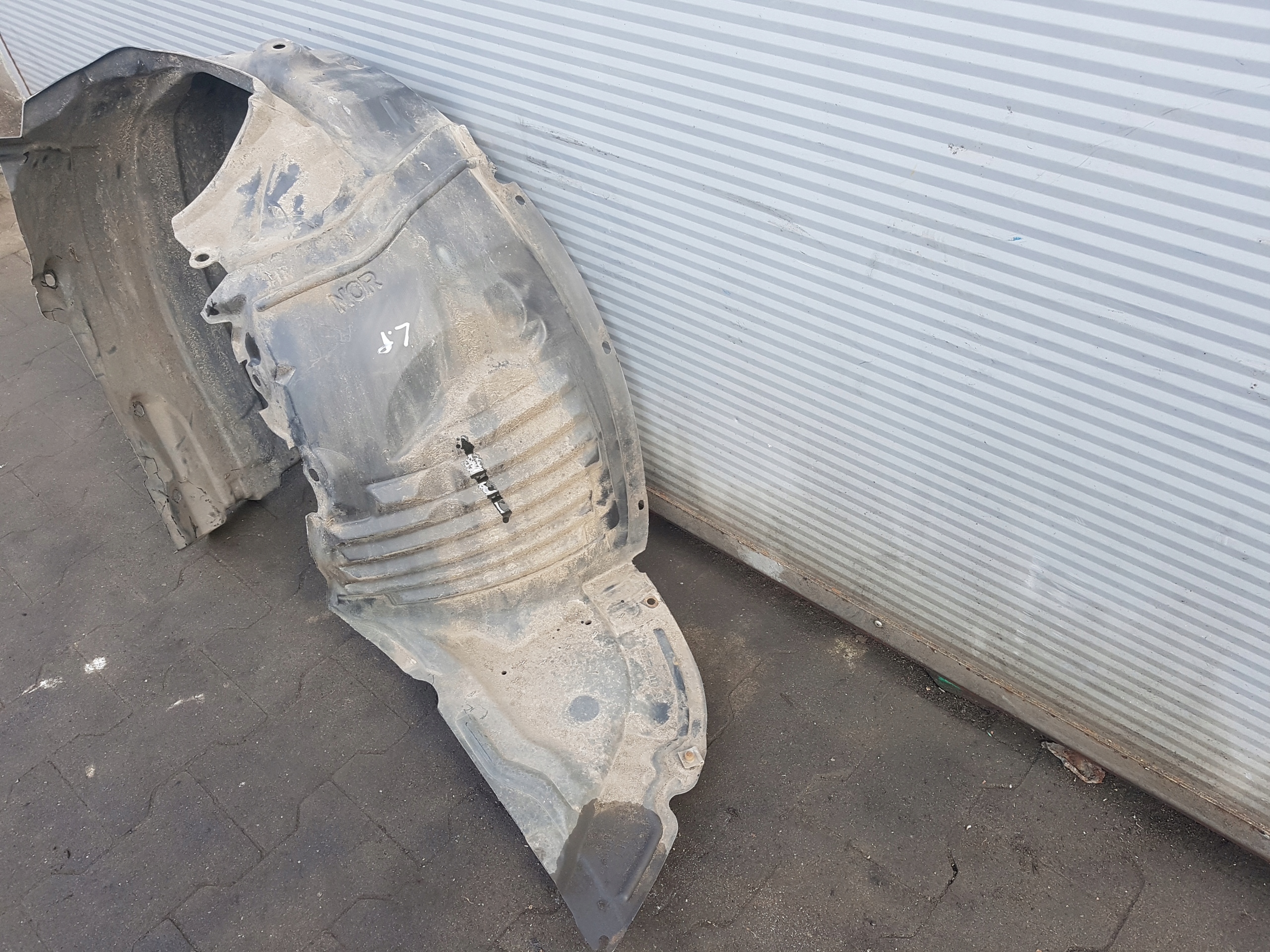 mudguard left front MAZDA 3 II 2010 BBM4LH