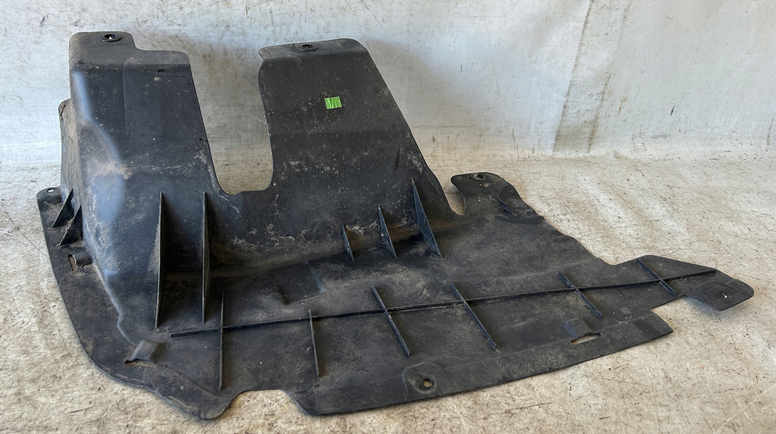 cover chassis left rear part LOGAN II MCV 748A09735R