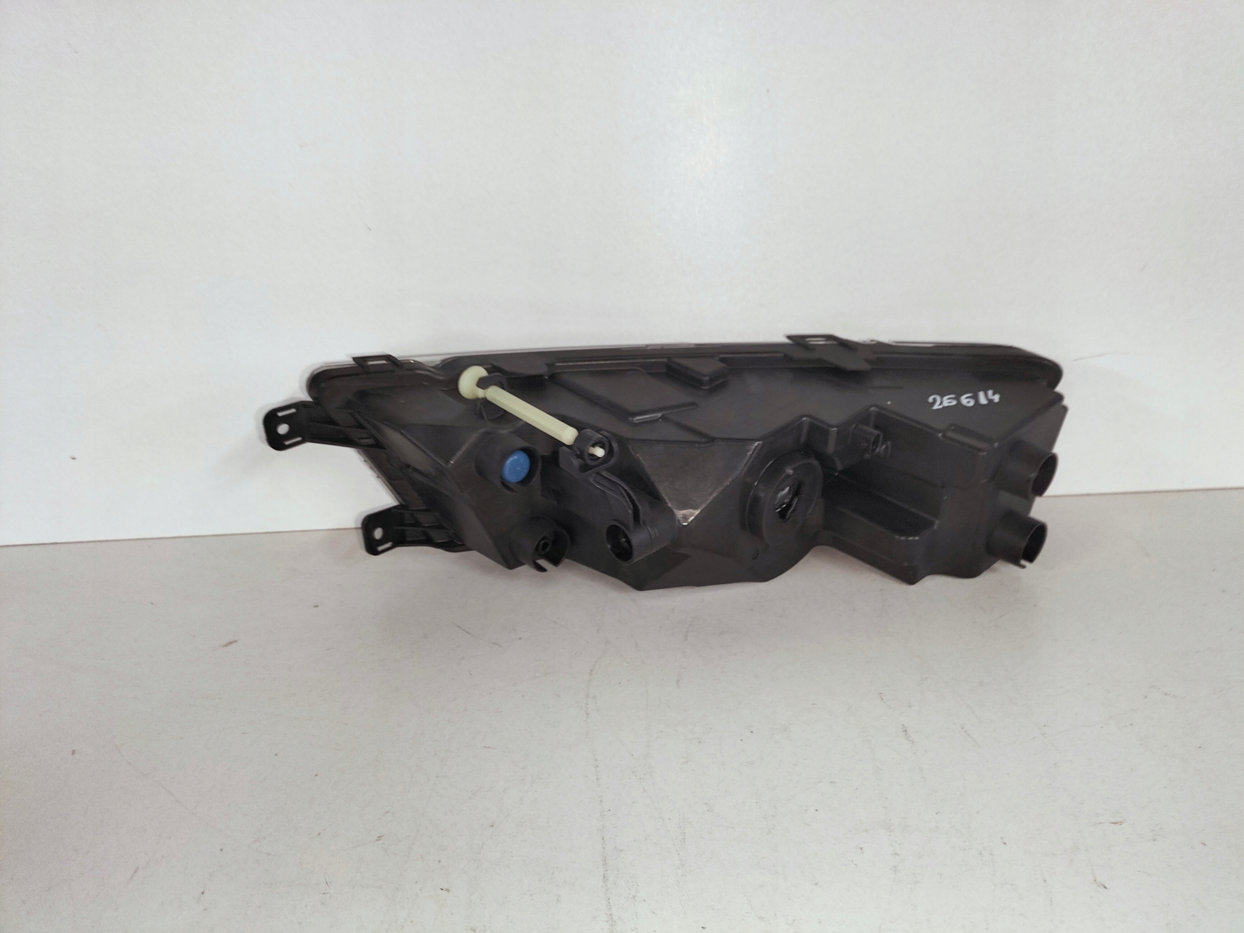 fog light light right SKODA RAPID 12-17 LED