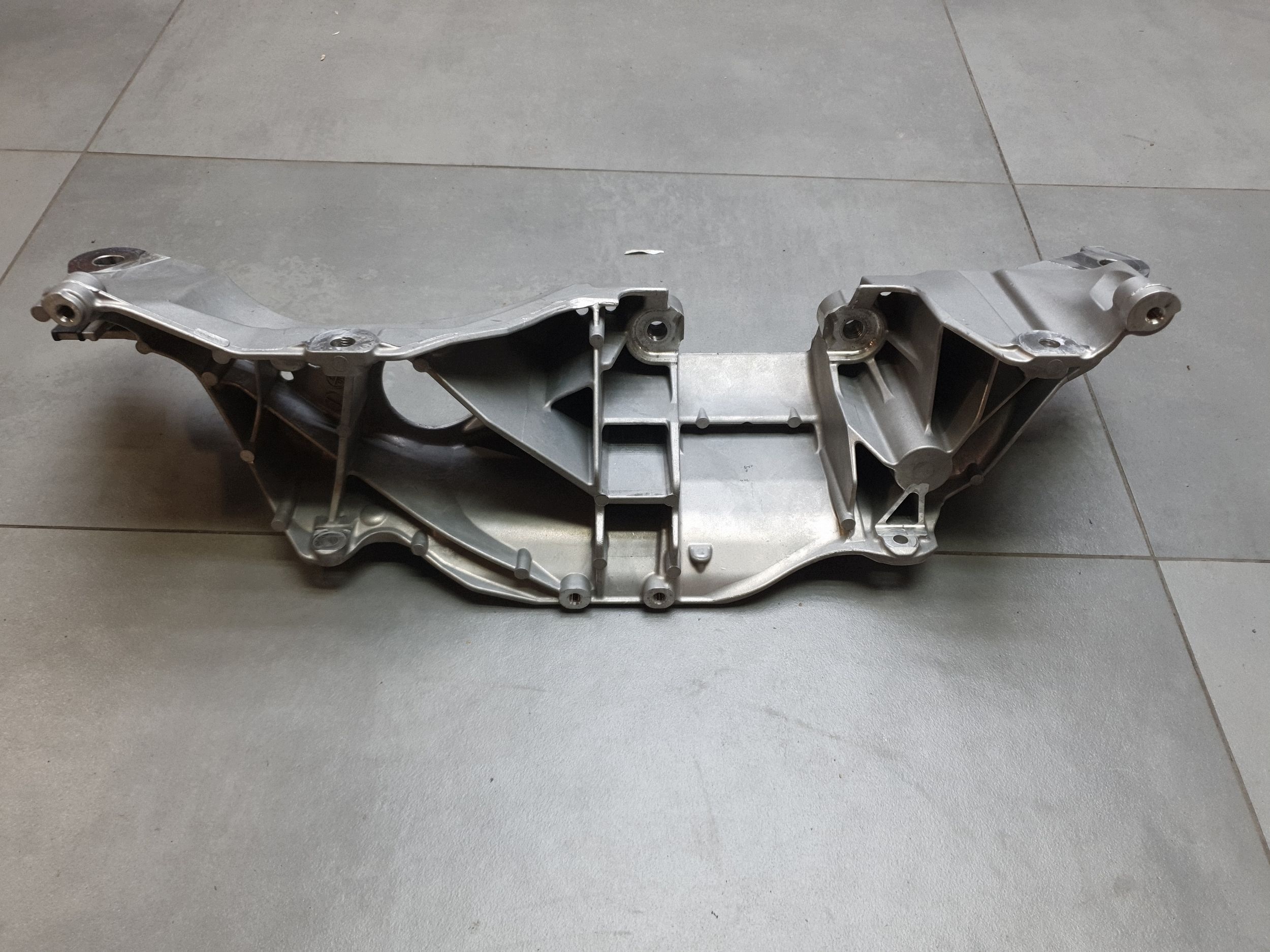 Audi SQ6 e-tron engine mount console 85E199215J