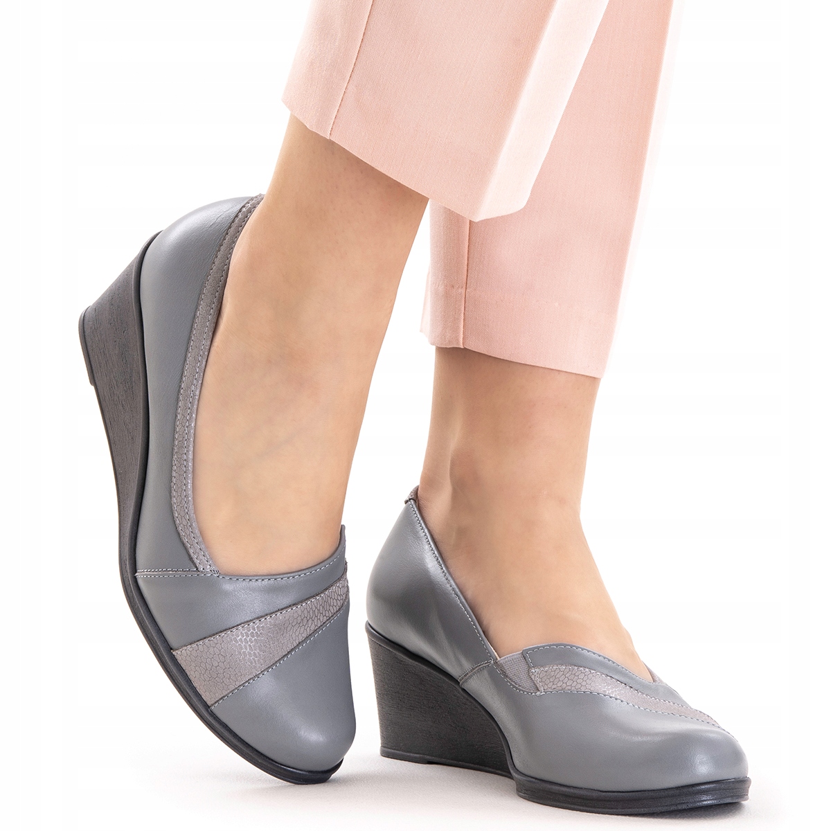 Kožené polobotky na klínku pohodlné Elegantní klasické lehké Wojtyłko 38