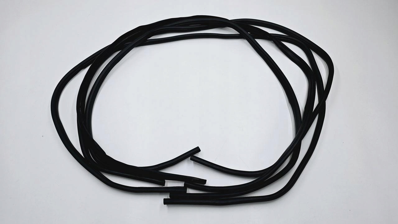 USZCZELKA KAROSERYJNA DRZWI LEWY PRAWY PRZÓD FORD KUGA MK2 Jakość części (zgodnie z GVO) O - oryginał z logo producenta pojazdu (OE)