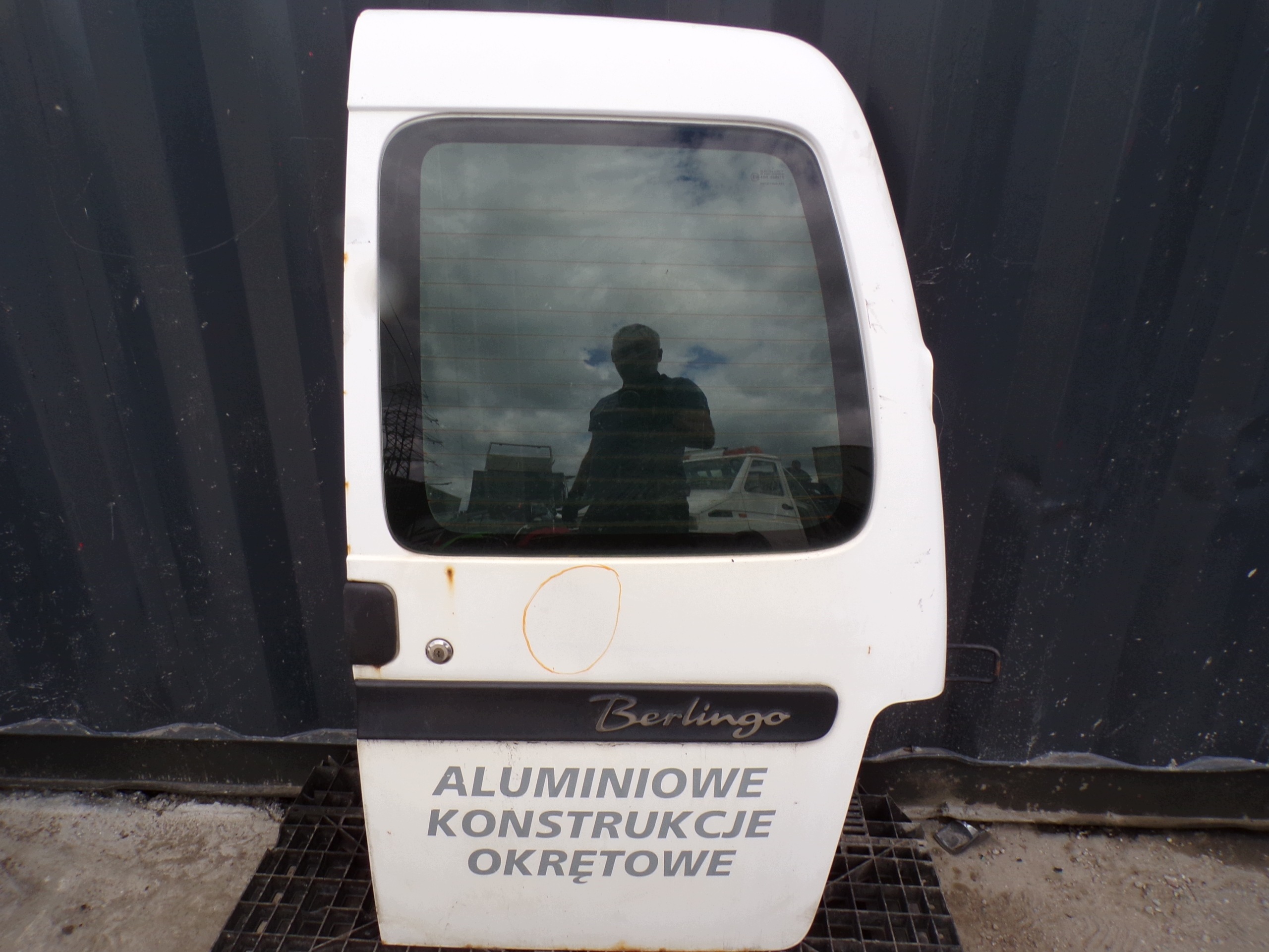 door right rear. CITROEN BERLINGO 1 and (R1)