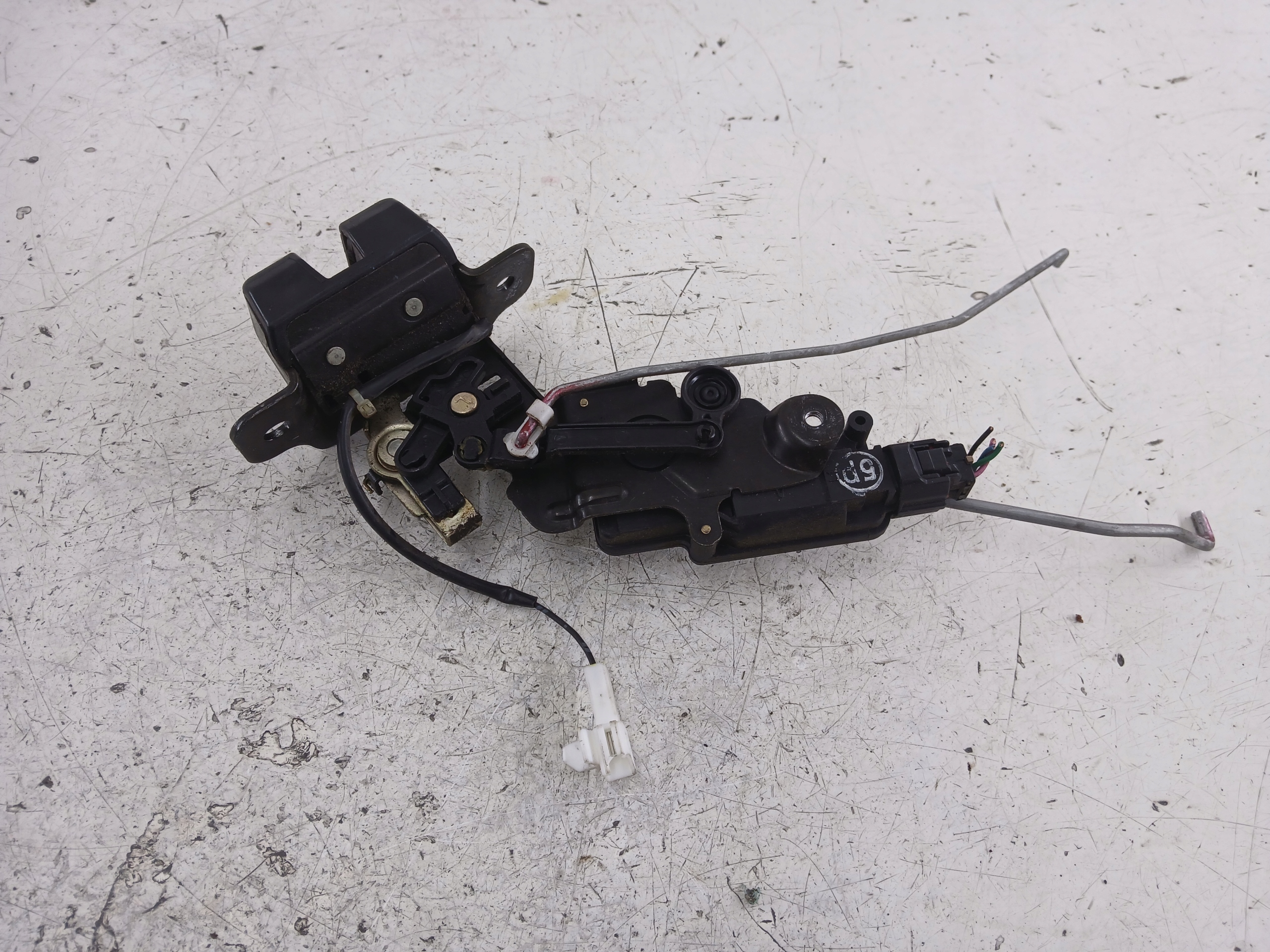 KIA CERATO and lock bonnet boot