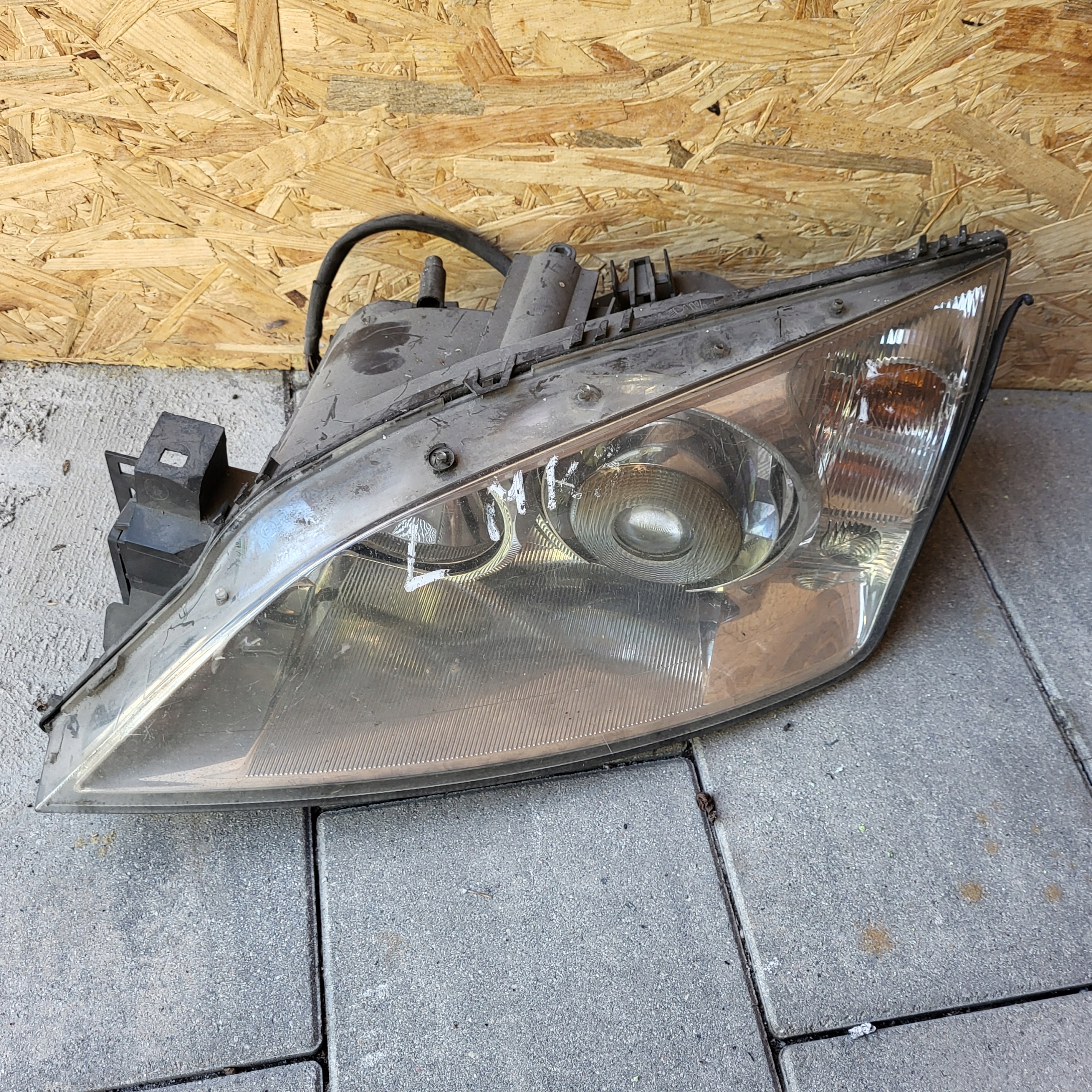 FORD MONDEO MK3 01-06LAMPA right right front
