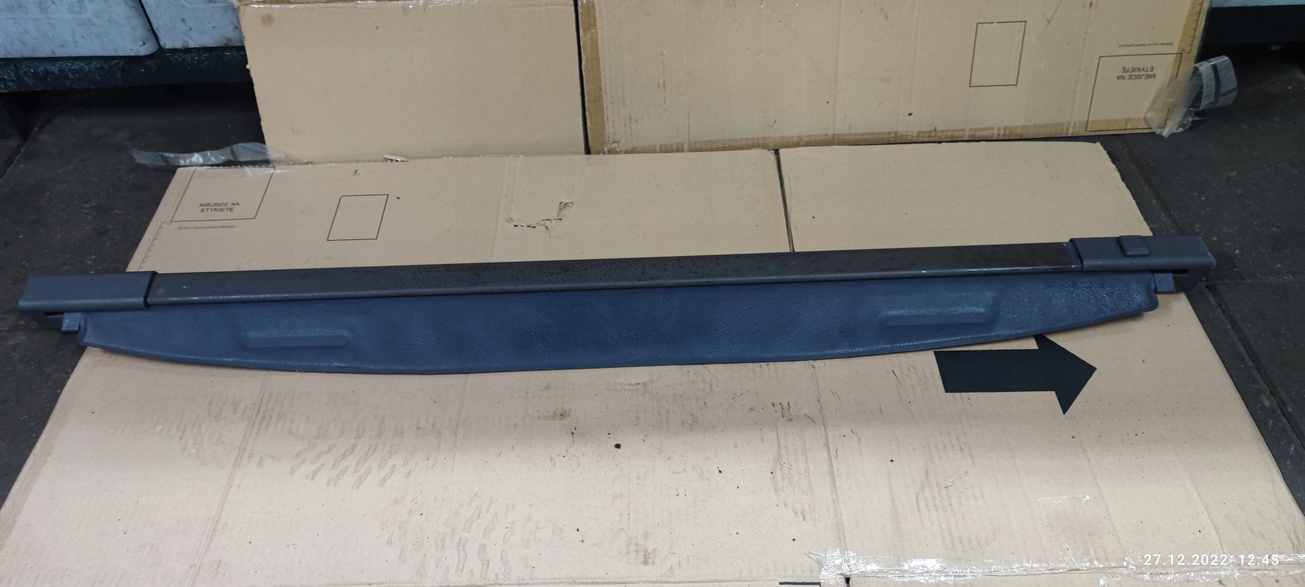 MERCEDES A KLASA W168 ROLETA BAGAŻNIKA TYŁ TYLNA