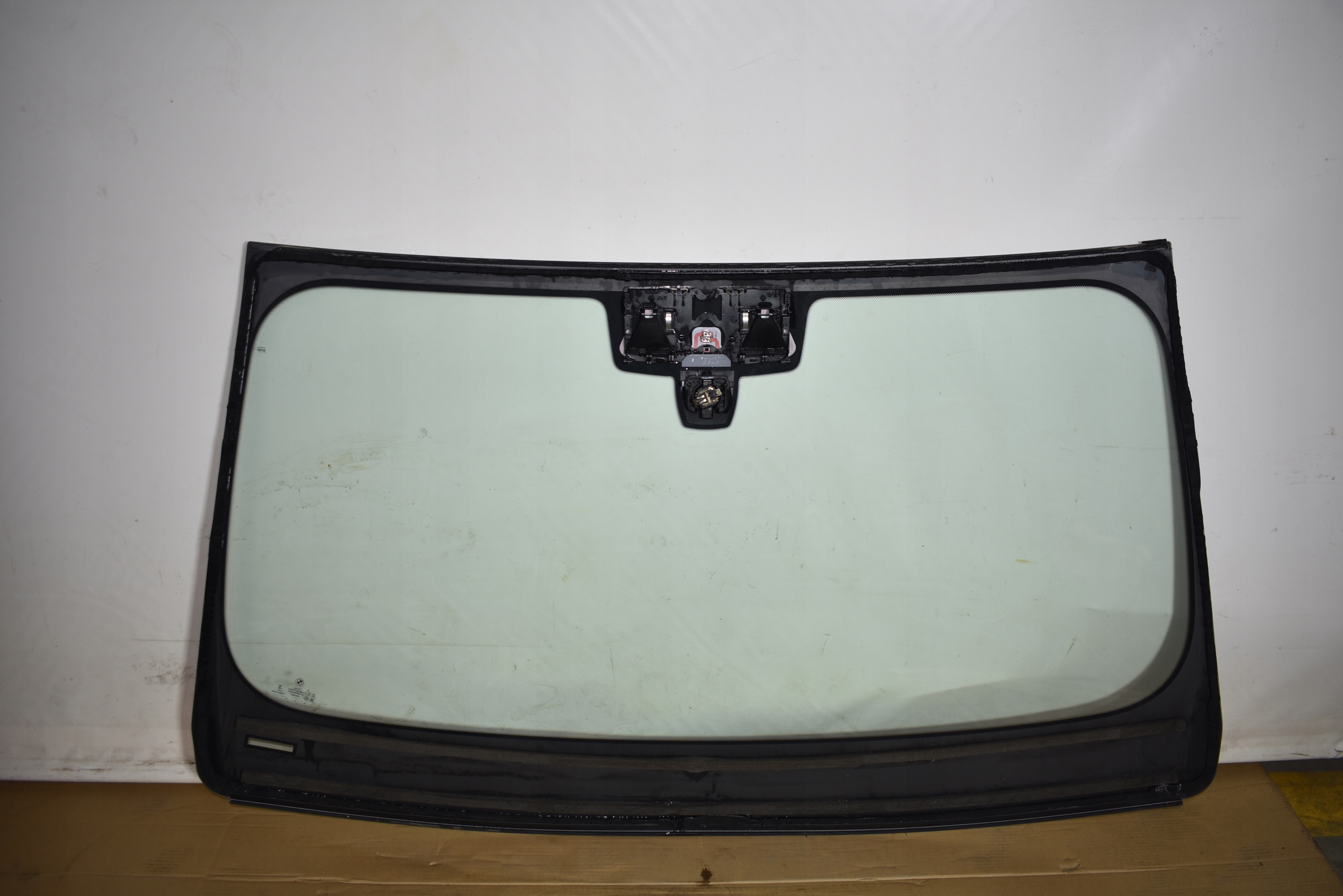 IDEALNA window front front iron 24R. HEAD-UP KAMERA BMW G01 1