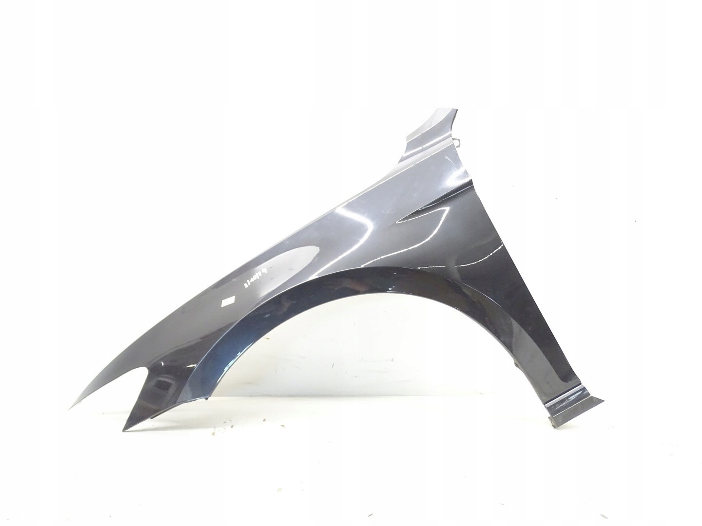 fender left front front VW PASSAT B8 14- LB7R