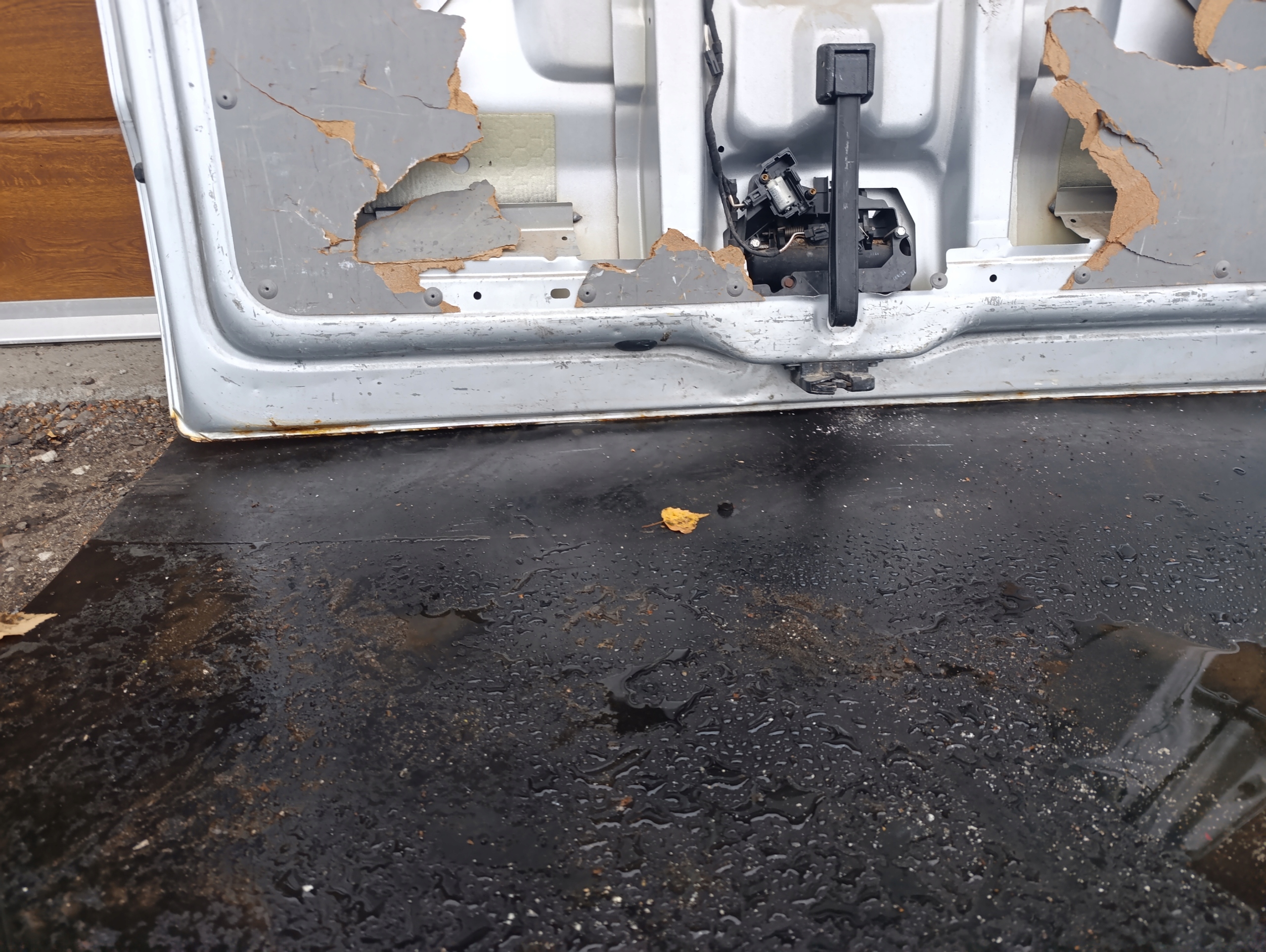 VW T5 T5 LIFT trunk door boot rear part SREBRNA complete
