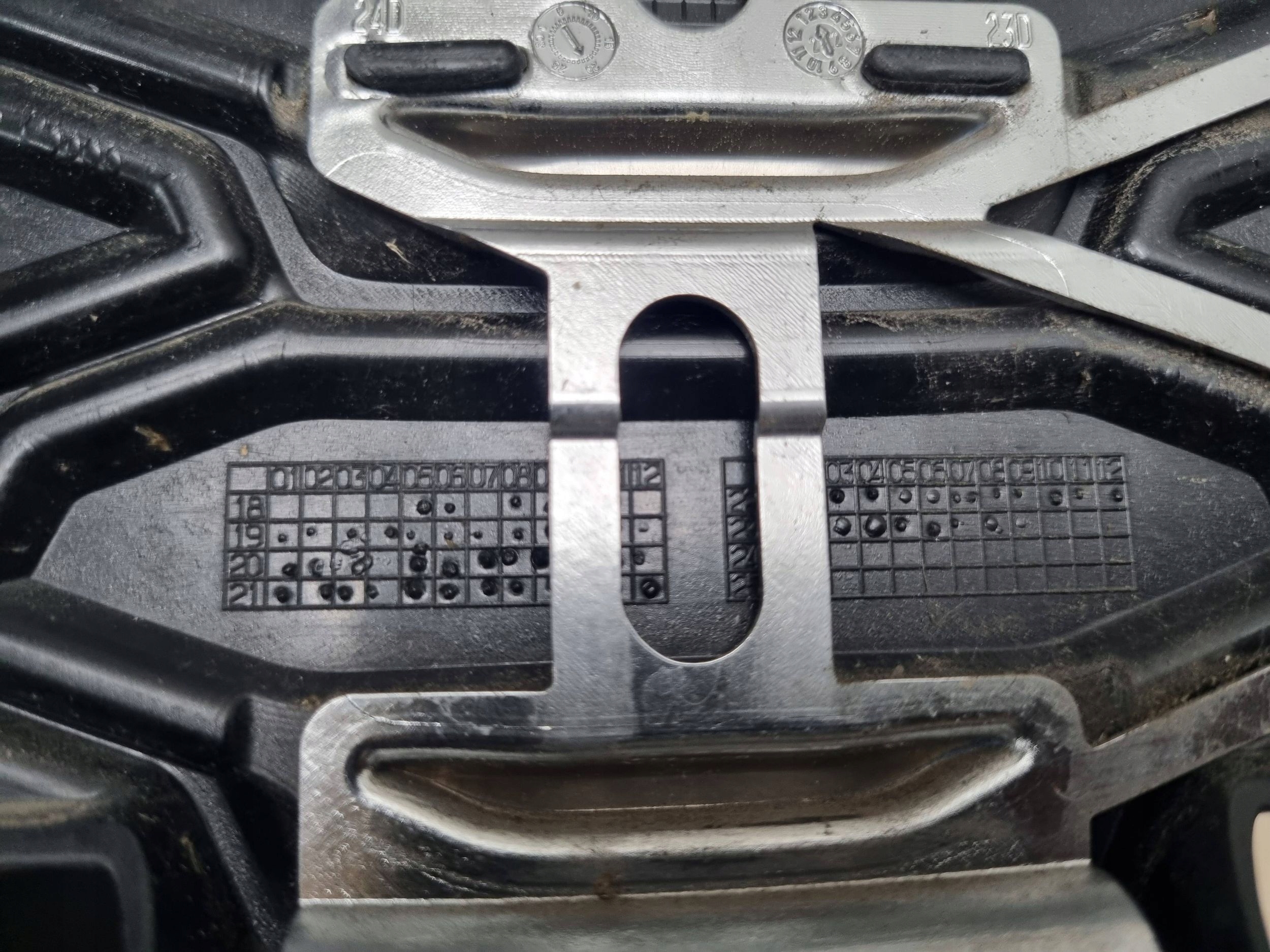 Audi Q3 Kühlergrill FRONTGRILL Kühlergitter 83F853651 - Thumbnail 8