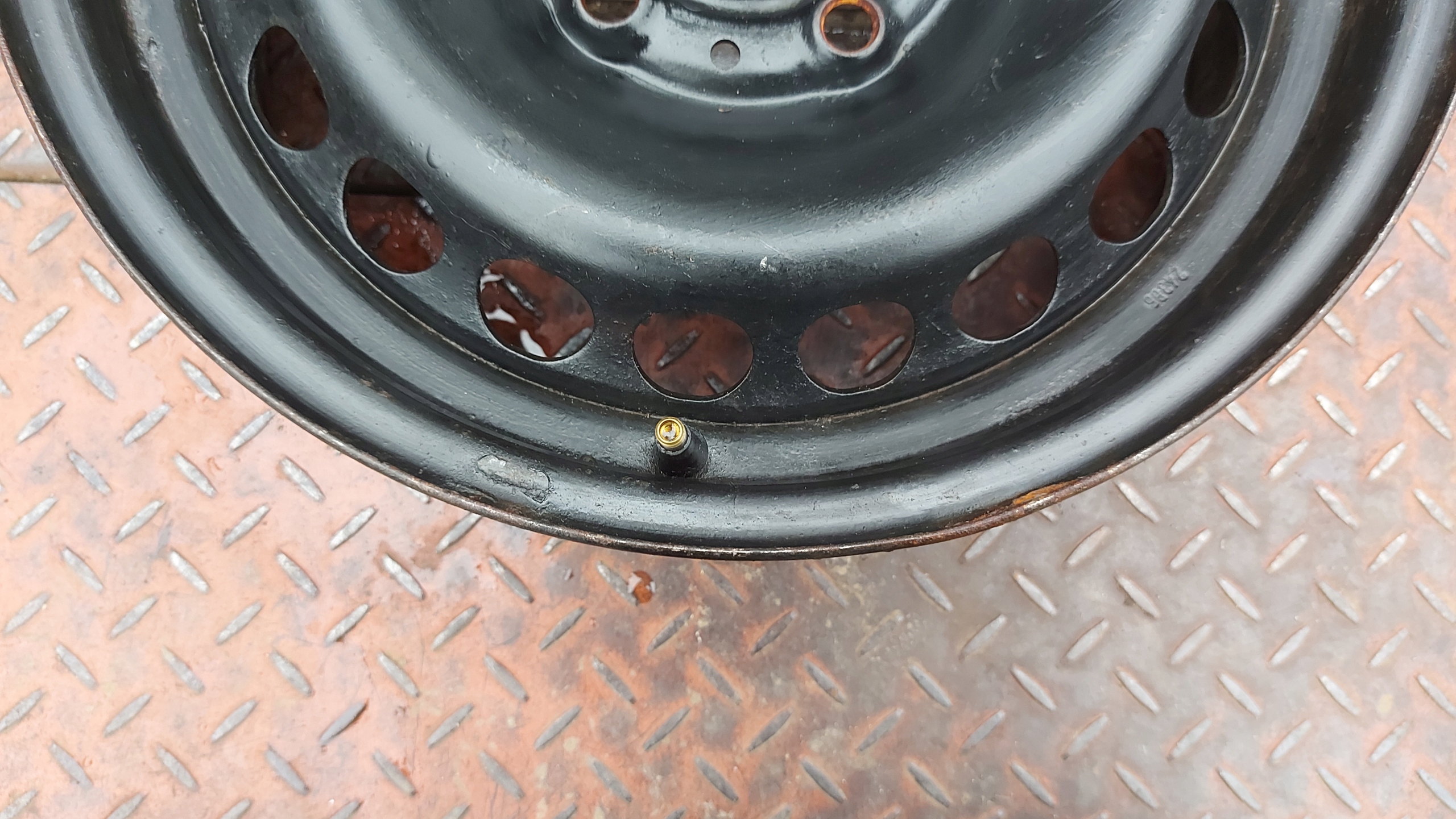 disk STALOWA 15 BMW 5x120 ET39 6,0"