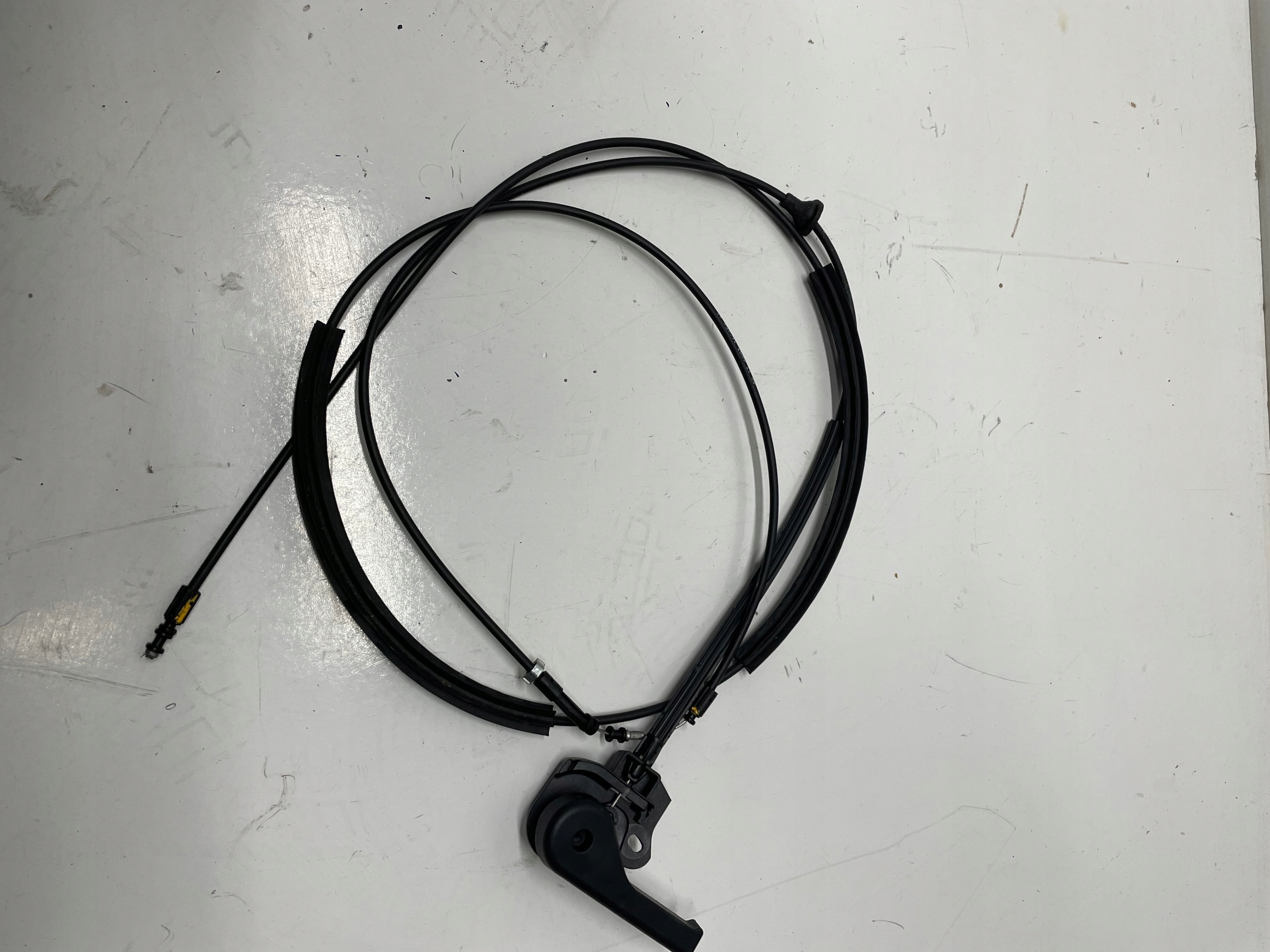 6W8316C656AE 6W83-16C656-AE - Jaguar F-TYPE 18R трос відкривання капота