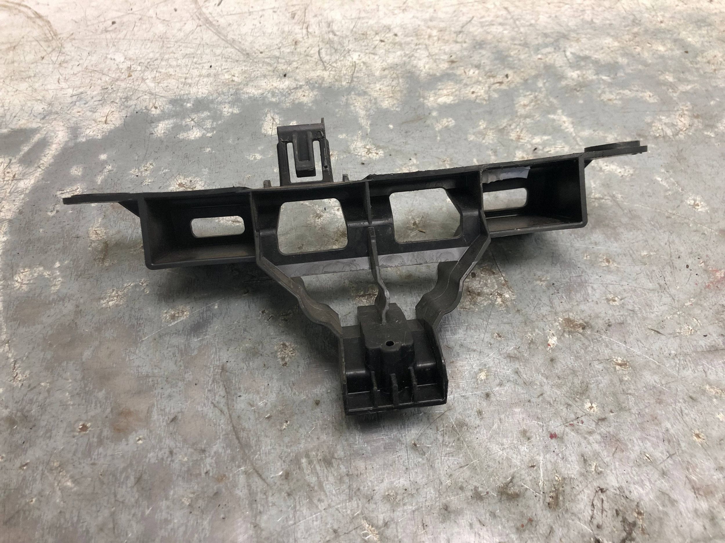 bumper bracket rear part RENAULT TWINGO III 850421565R