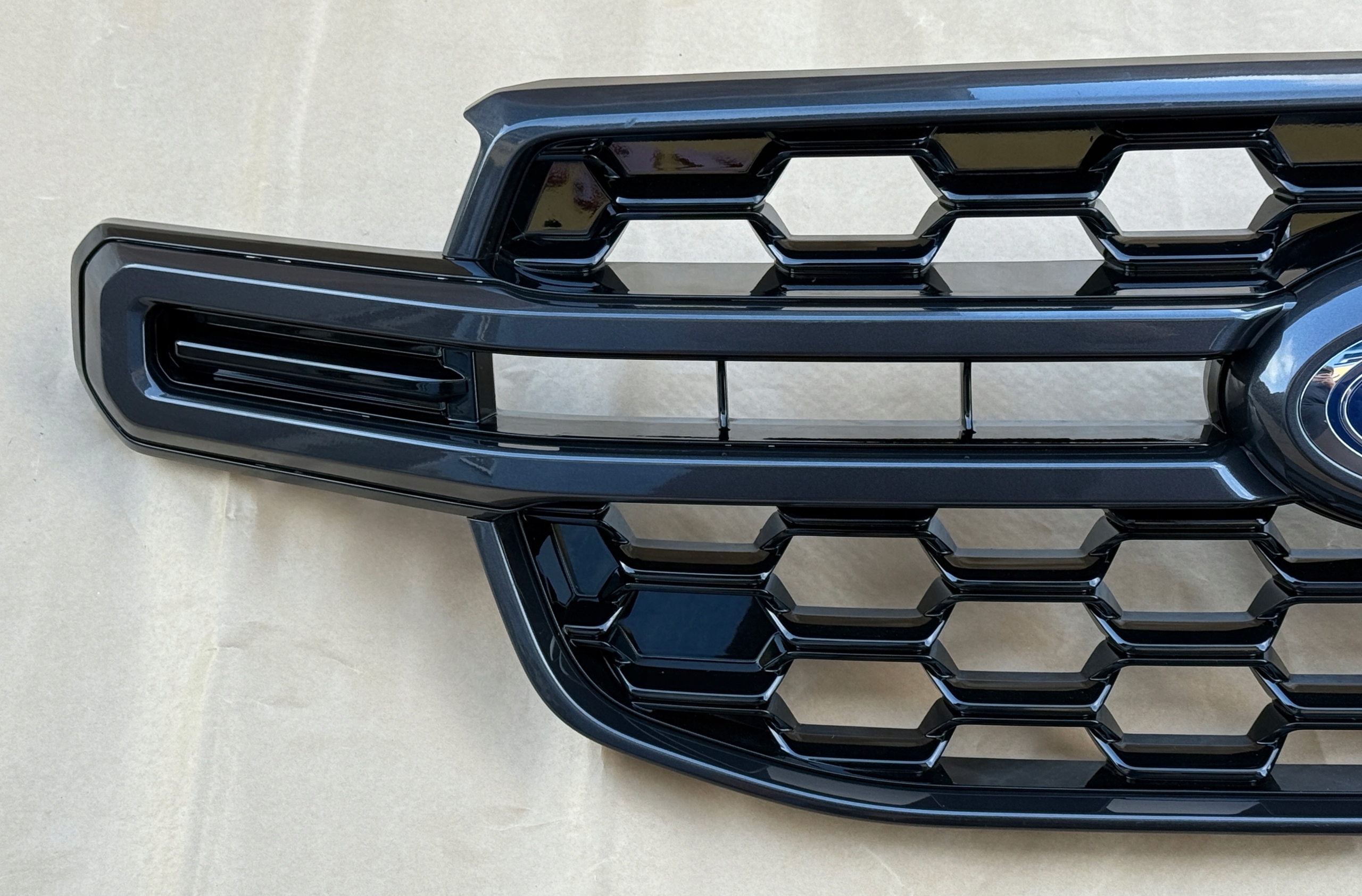 FORD RANGER 2022-2025 front PREKLADgrill logo front original N1WB-8350-EA