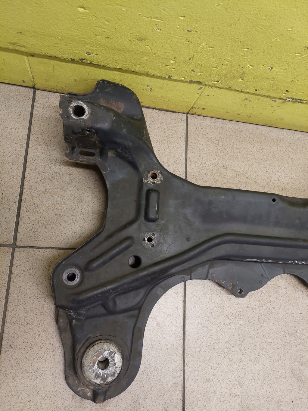 VW BORA 2.3 V5 axle beam subframe axle beam