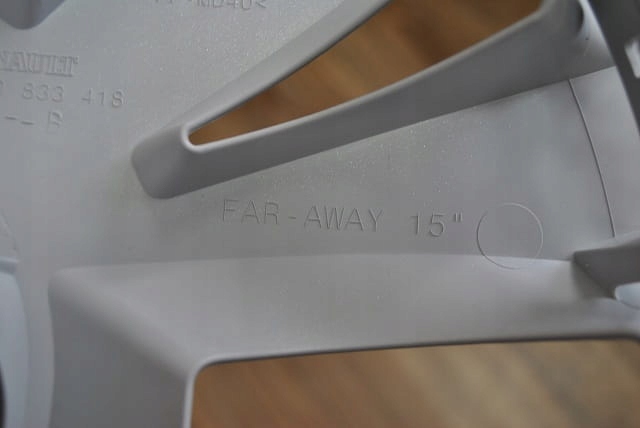 1 szt. kołpak 15" FAR-AWAY RENAULT CLIO III 3 MODUS OE Producent Renault OE