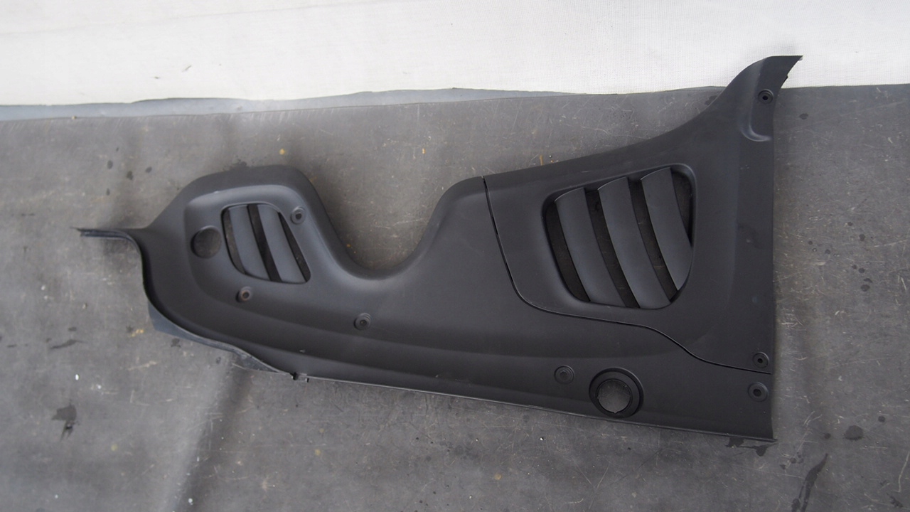 088029300 - ferrari GTC4 Lusso крышка верхняя панель решетка