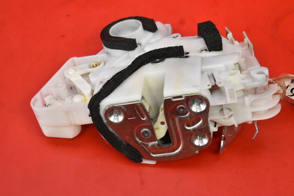lock door left front front EU 82202-54P01 SUZUKI VITARA 3 III 18-24
